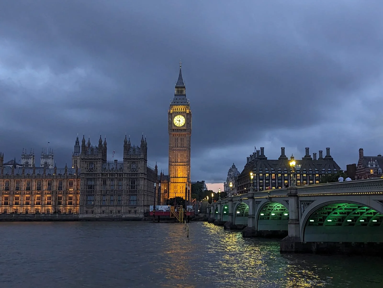 london-big-ben-westminster-evening-river-thames-shelly-mittal-london-big-ben-sunset-2025-river-thames-view.jpg