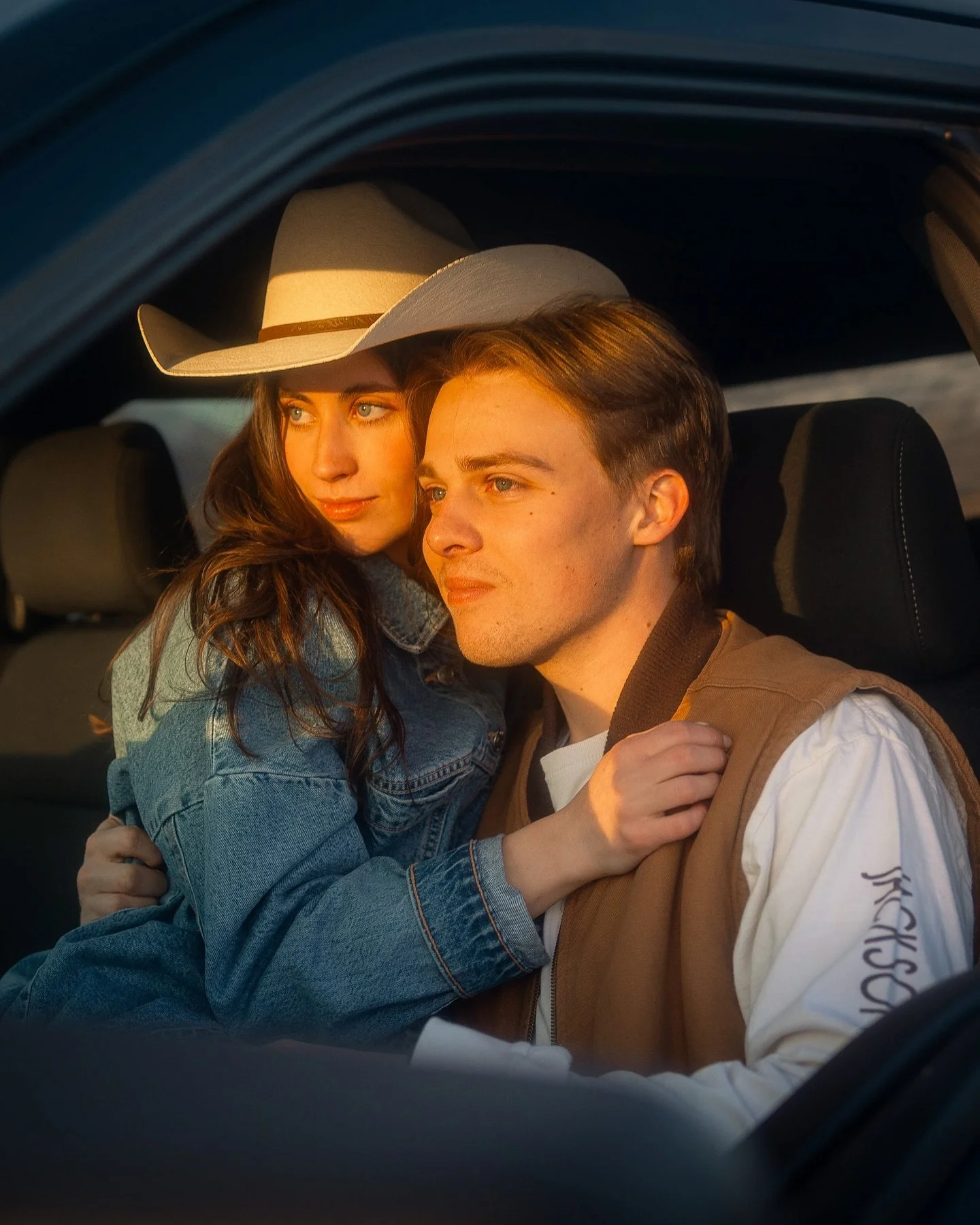 Madelin &amp; Nate 🤍

two young lovers watching the sunset at utah lake 

salt lake city, Provo photographer, love stories Cinematic, Utah, Utah photographer, movie scenes, film, vintage, cozy, movie scenes, couples inspo, aesthetic, couples photos,