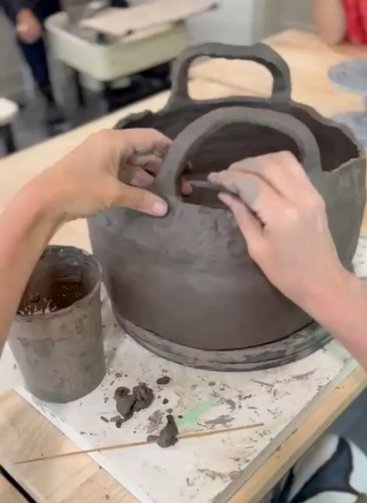 Thursday : Adults Hand-Building 3:00 - 5:00 pm