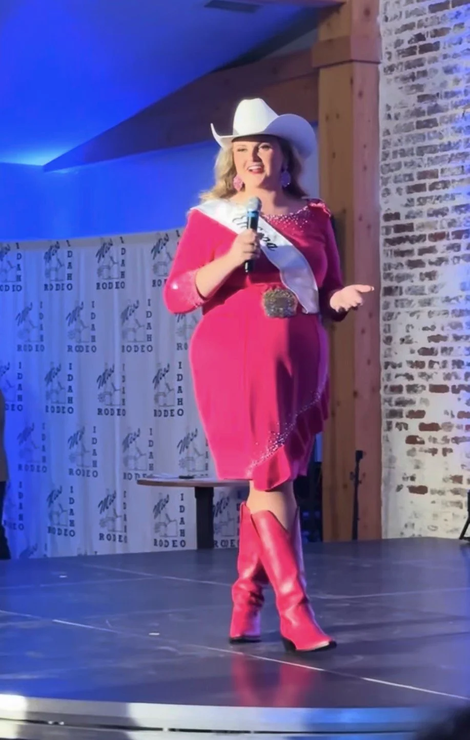 Rodeo queen at a speech competition