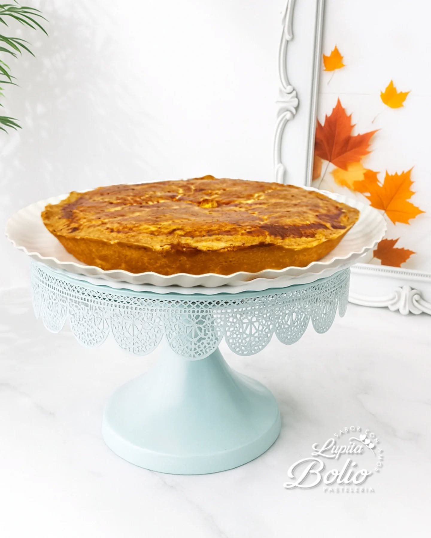 &iexcl;Una opci&oacute;n diferente en Pasteler&iacute;a Lupita Bolio! ✨🥧
Descubre nuestros pays salados de pollo y at&uacute;n, deliciosos y hechos con ingredientes caseros 👩&zwj;🍳💛

Perfectos para compartir en familia o disfrutar en cualquier mo