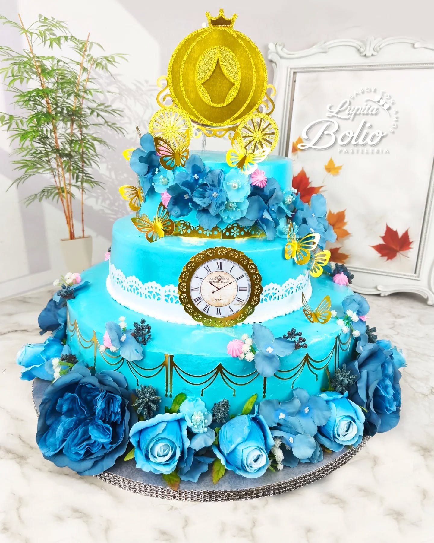 Un pastel magico ✨💙
Gracias por confiar en nosotros para sus momentos m&aacute;s especiales 💫

💌 Cotiza con nosotros en Pasteler&iacute;a Lupita Bolio y haz que tu pastel sea tan especial como tu historia 💕

Env&iacute;anos un mensaje y con gusto