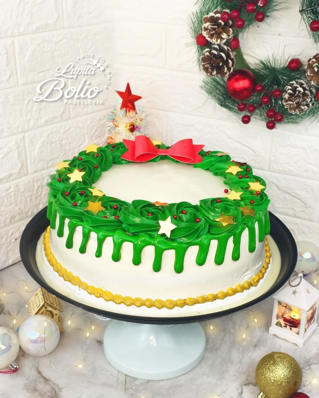 🎄✨ Comenz&oacute; diciembre y llegaron los pasteles navide&ntilde;os ideales para tus celebraciones.

Haz tu pedido con anticipaci&oacute;n y &iexcl;no te quedes sin tu pastel para tu evento, posada o reuni&oacute;n navide&ntilde;a! 🎂❤️

Env&iacute