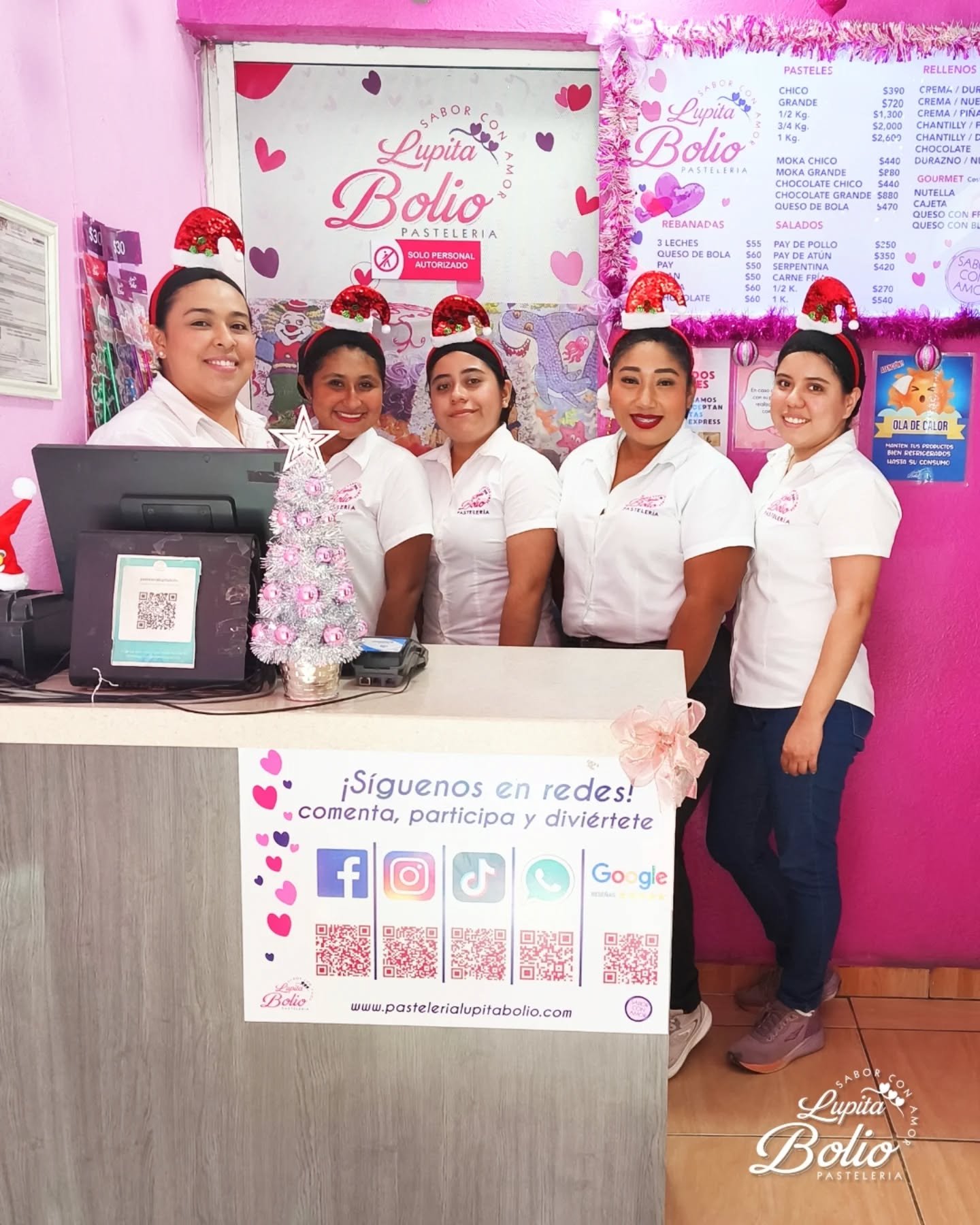 Comenz&oacute; Diciembre y nuestro equipo est&aacute; listo para recibirte 🎄✨

Te esperamos en Pasteler&iacute;a Lupita Bolio 💕🩷

#pastelerialupitabolio #saborconamor