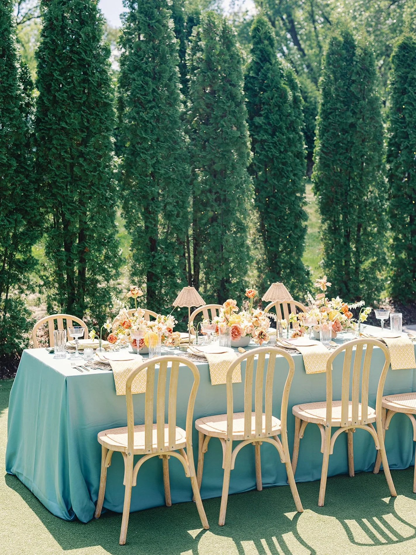Holding onto these summer hues for just a little longer
🌼🌼🌼

Vendors &mdash;
Venue: @thehuttonhouse
Planning &amp; Design: @maisonglasco&nbsp;
Photography: @thebyesphoto
Floral: @millerhouseflowers
Video: @hardcopyfilmco
Dress: @thevisionarybride&