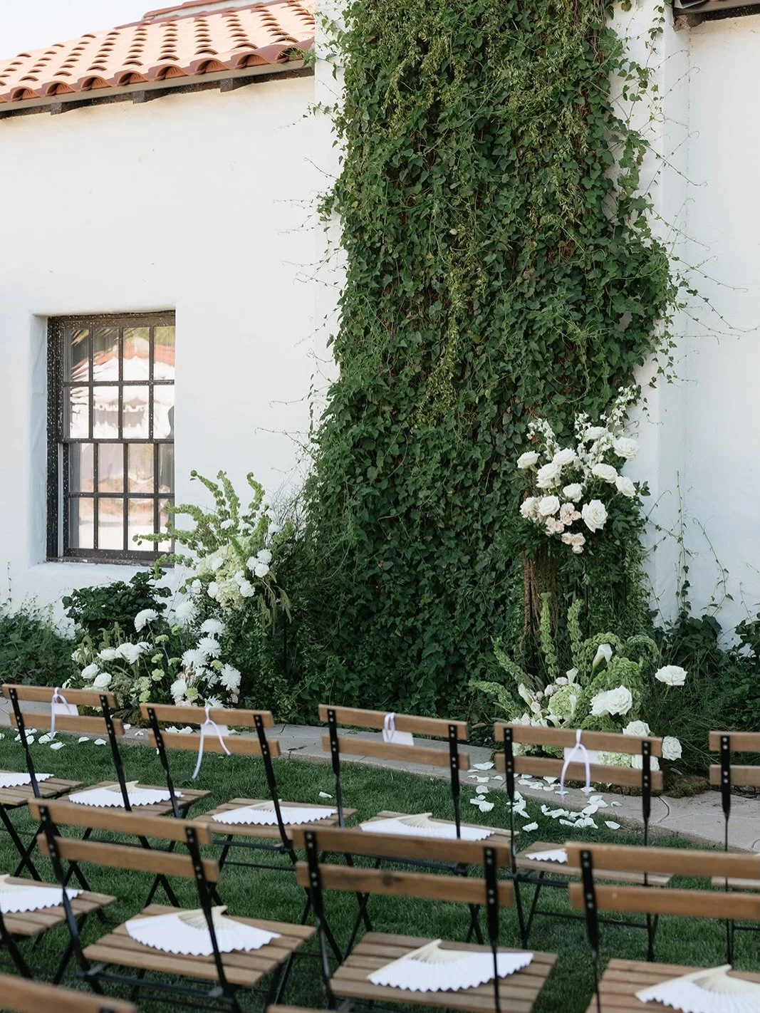 The kind of wedding that reminds you what weddings are really about🕊️ 

Love these newlyweds with my whole heart.
 
 
Vendors&mdash;
Planner: @maisonglasco
Ceremony Venue: @laestanciaphx
Reception Venue: @shemerartcenter
Photo: @meghangeruephoto
Con