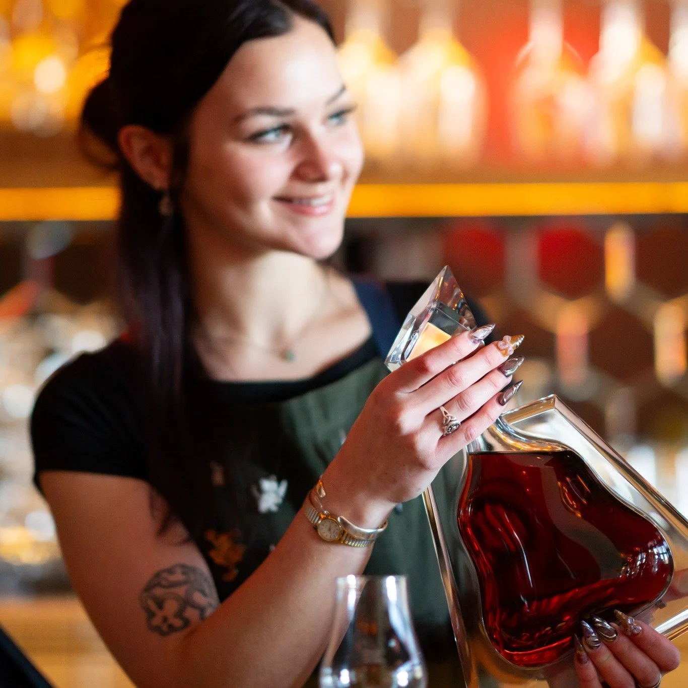 The definition of indulgence π₯
Hennessy  Richard — refined, rare, and unforgettable.
πΈ@yoselinmorenophotography 
@hennessy Hennessy
#BaoToanBar #MemphisCocktails #CraftedAtBaoToan #CocktailCulture #SipInStyle #MemphisBars #BehindTheBar #Bar