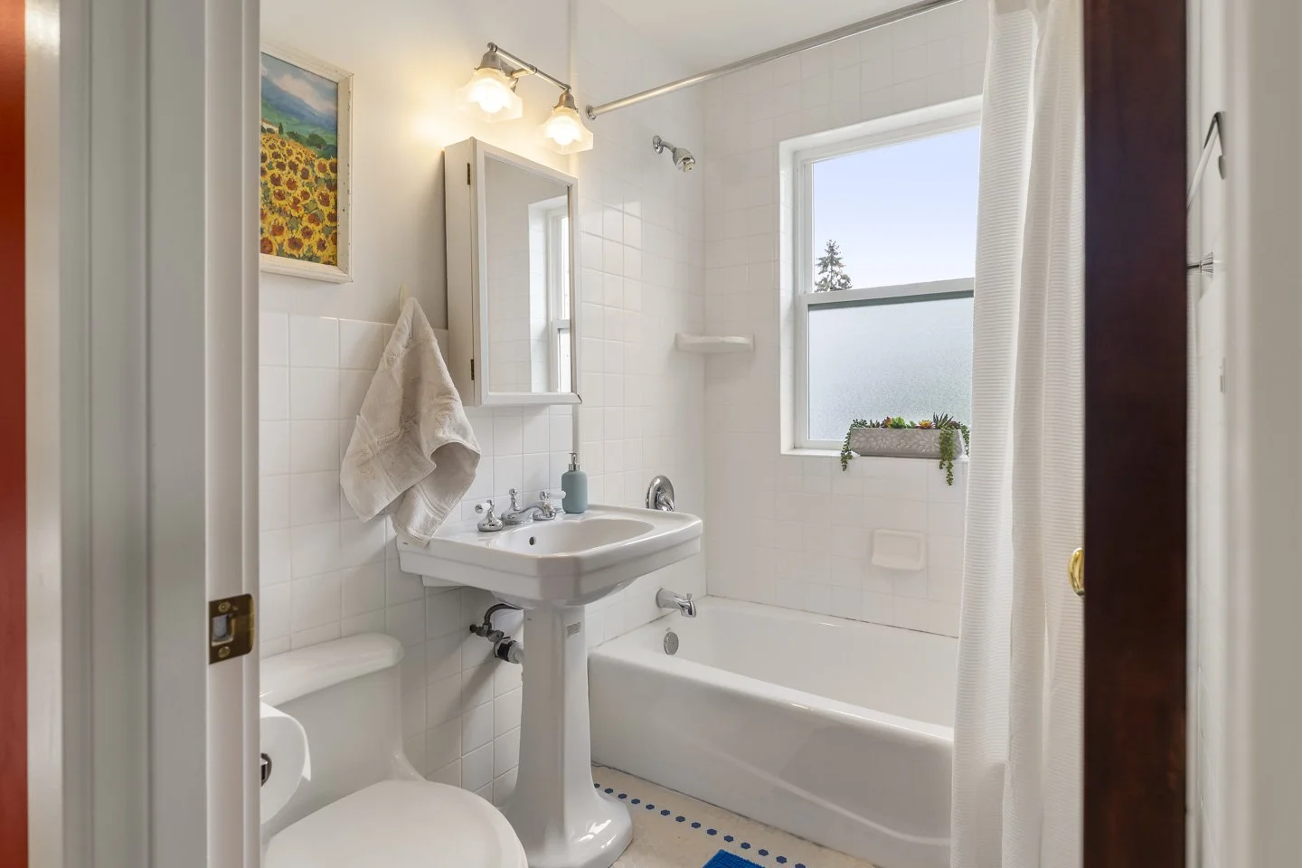 Sound Stays - Rathbun - Interior - AirB&B (30).jpg