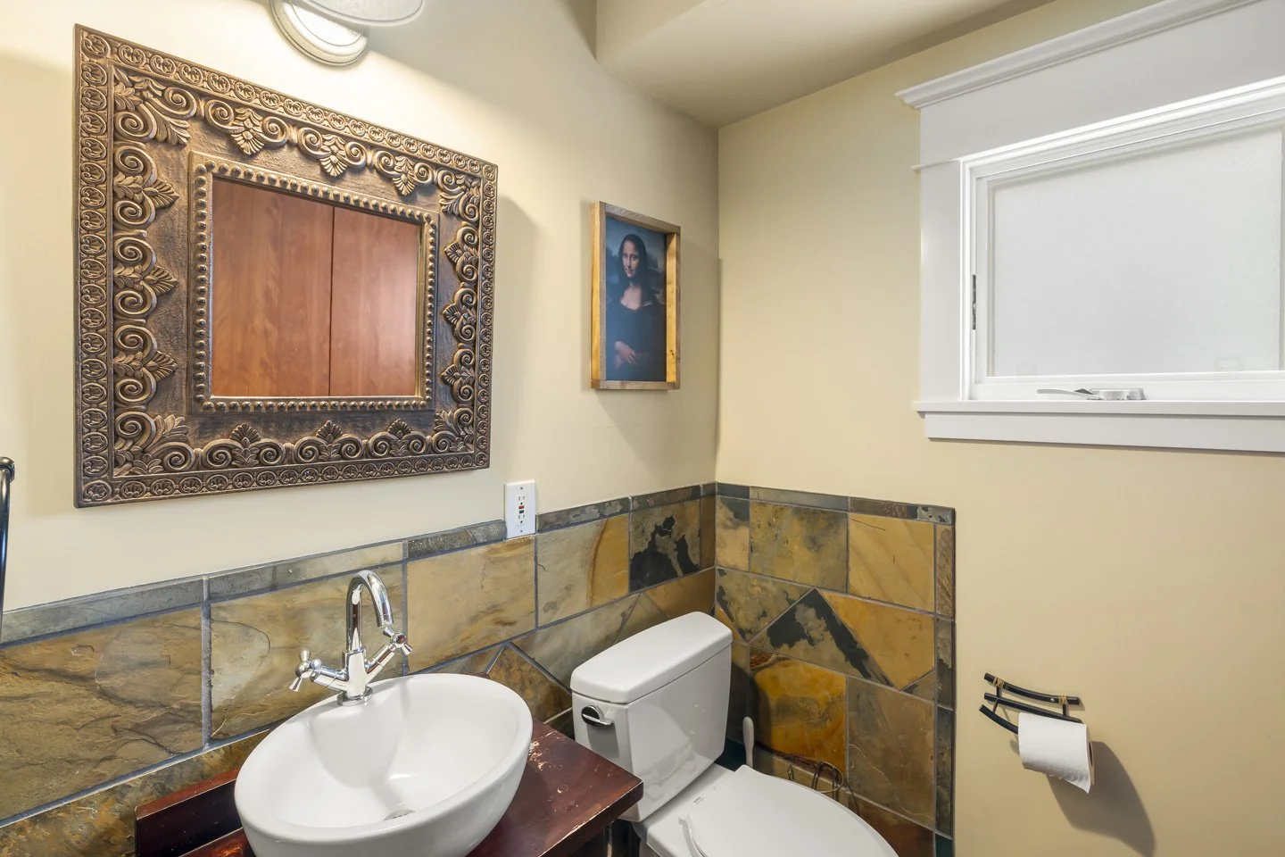 Sound Stays - Rathbun - Interior - AirB&B (17).jpg