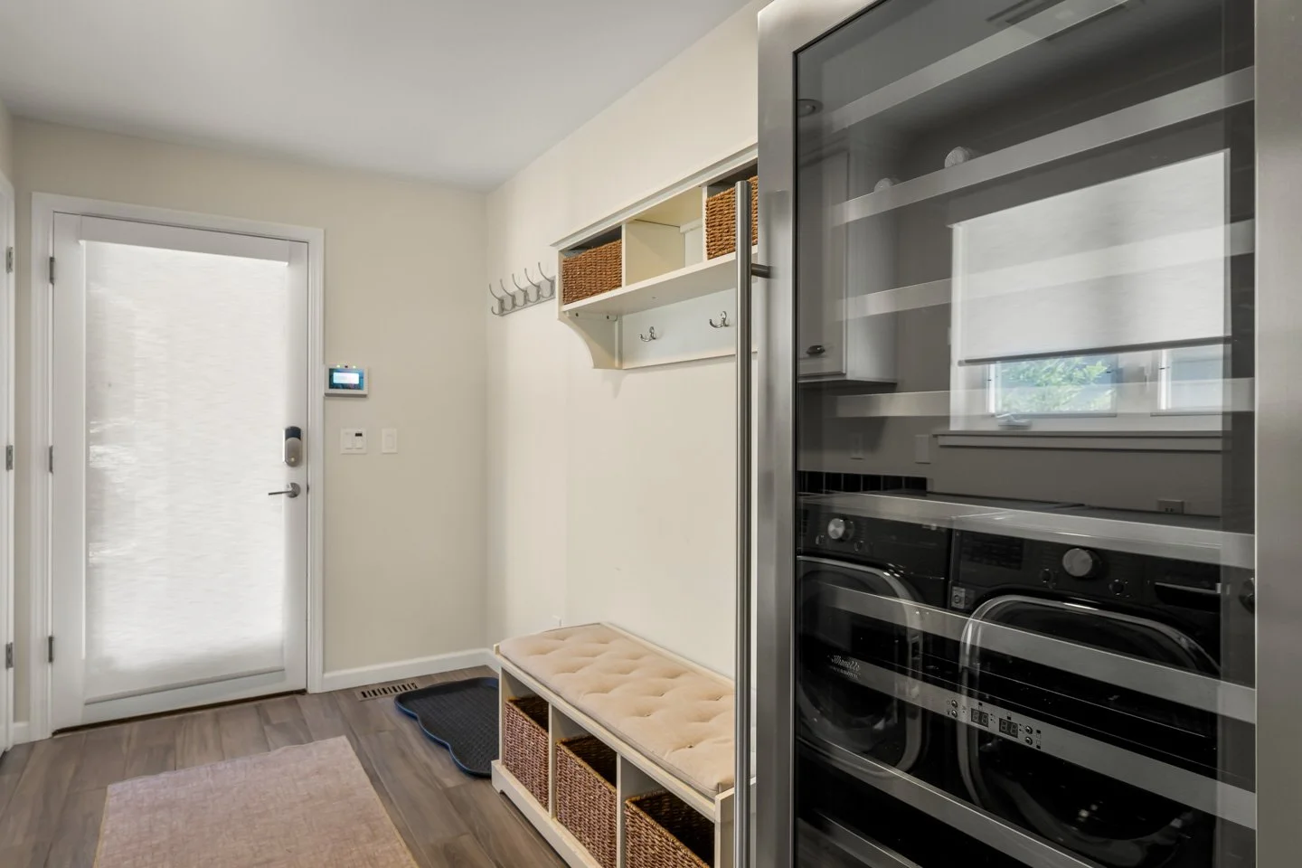 Interior - AirB&B res (16).jpg