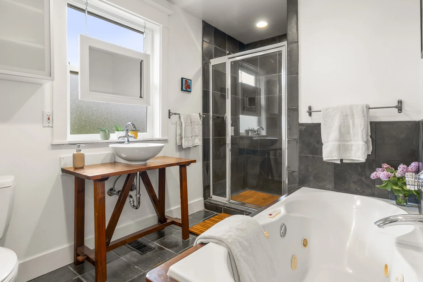 Sound Stays - Rathbun - Interior - AirB&B (34).jpg