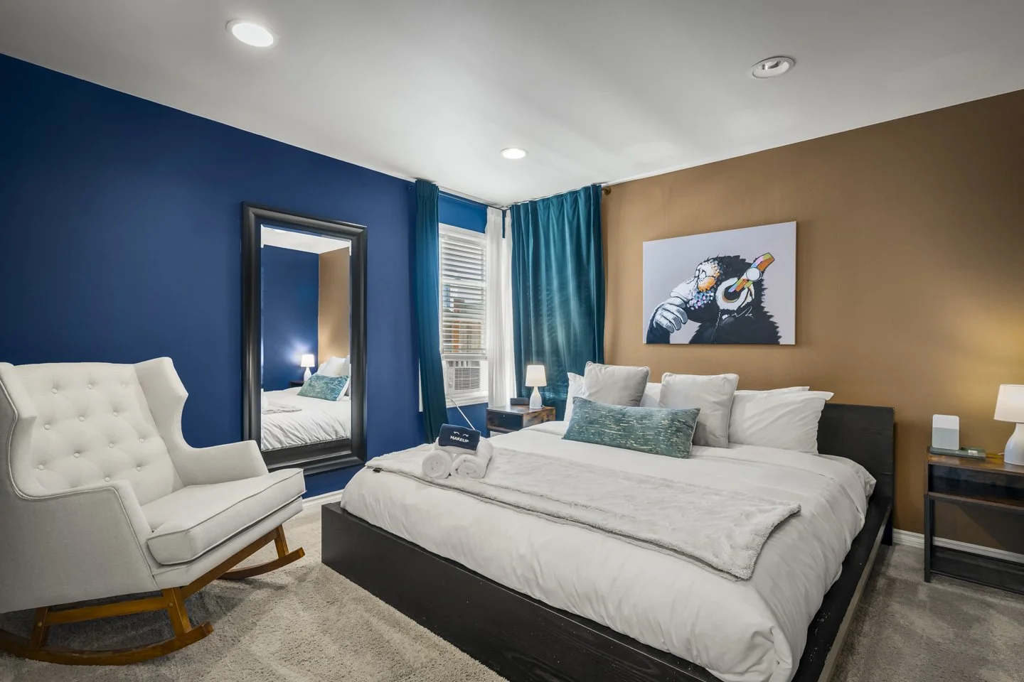 Interior - AirB&B (16).jpg