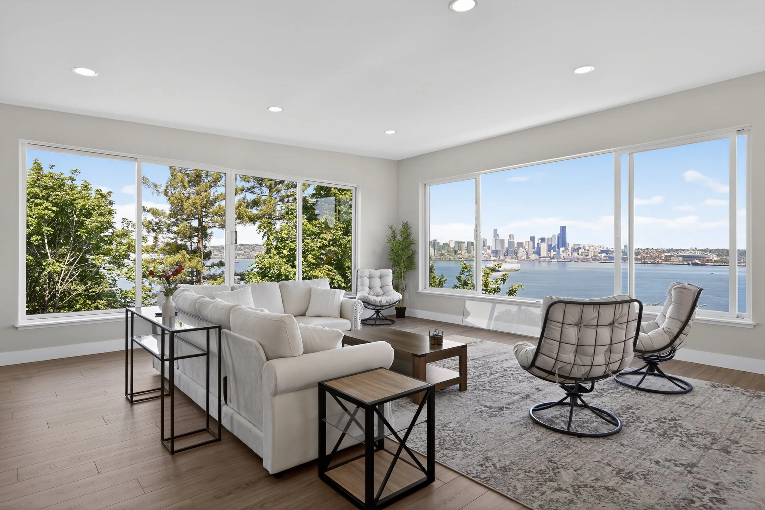 17_1701_41st_Ave_SW-Living_room-0222.jpg