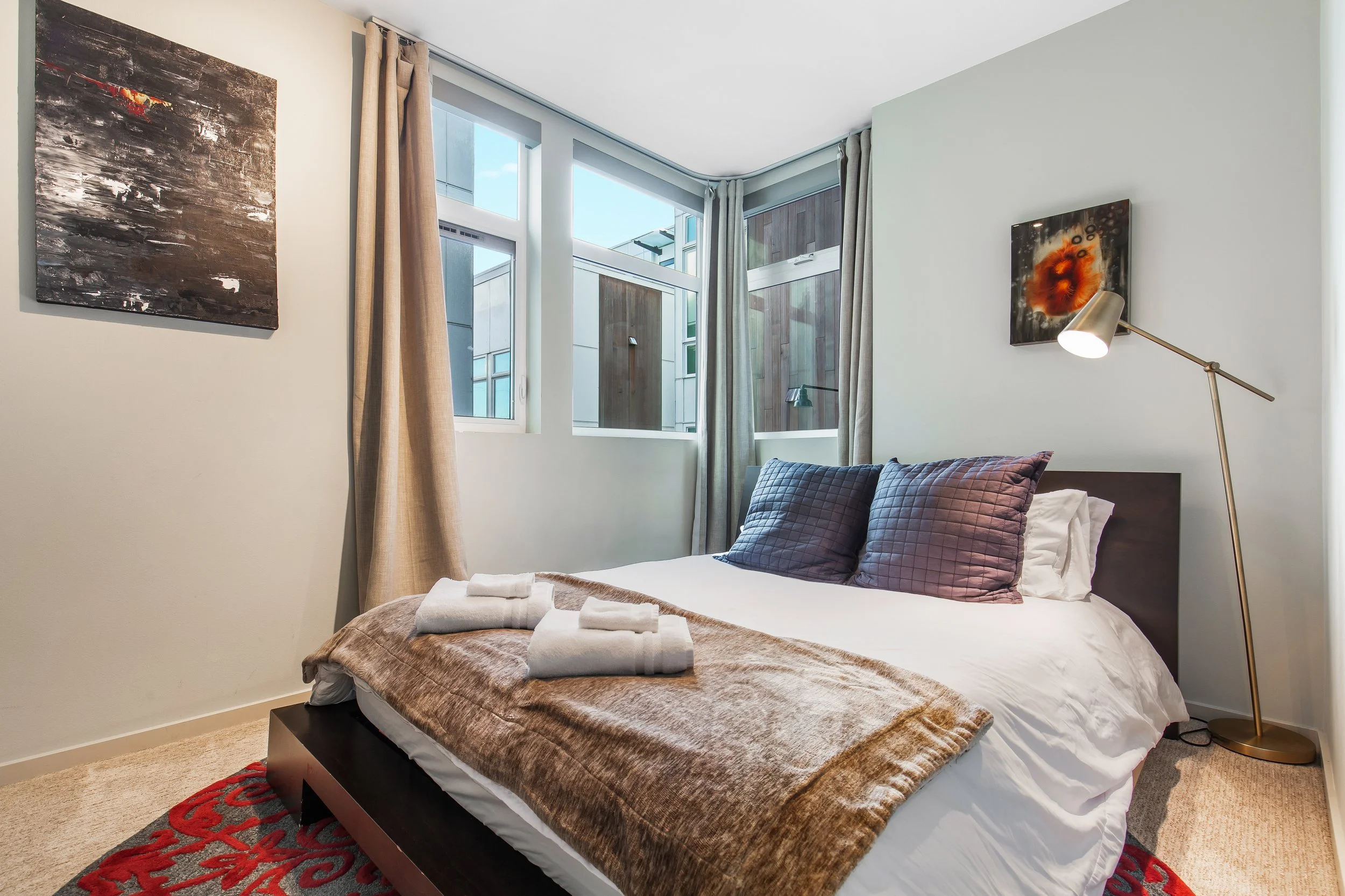 2433 8th Ave N, Seattle WA_0018.jpg