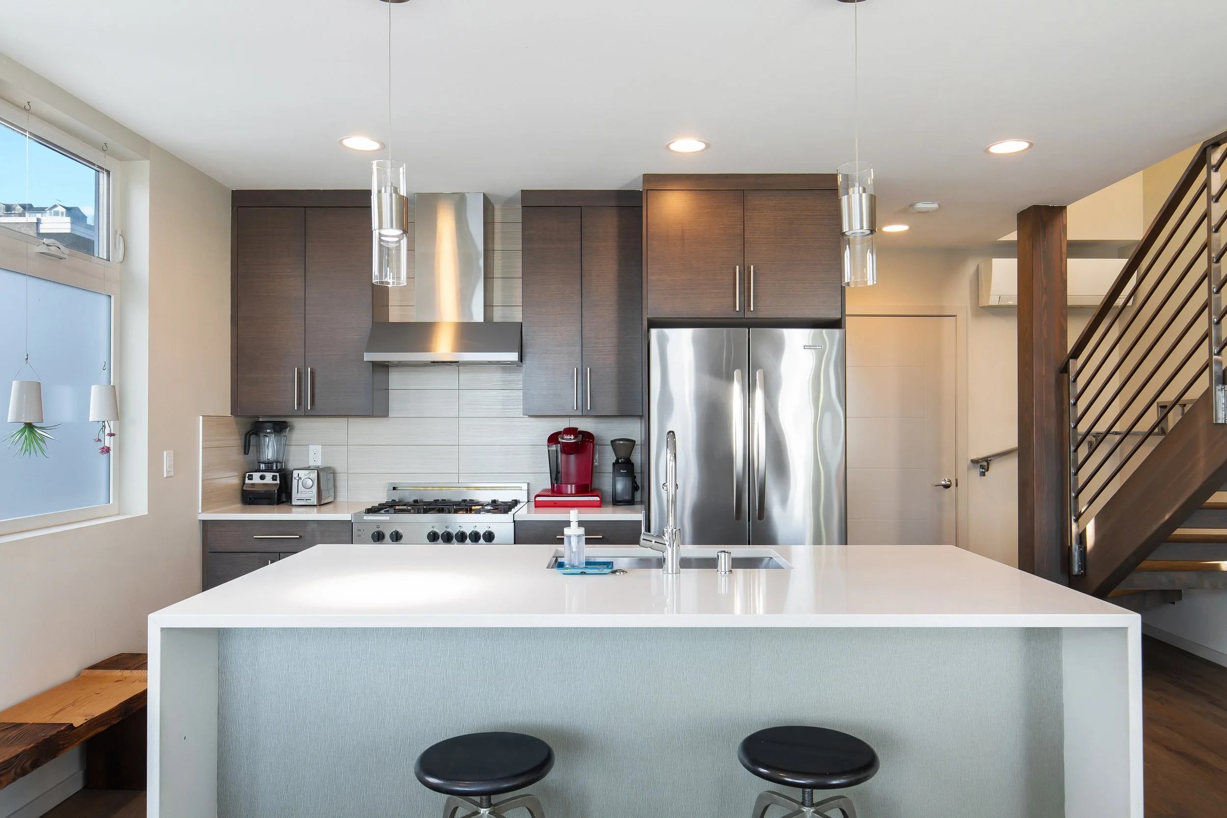 2433 8th Ave N, Seattle WA_0011.jpg