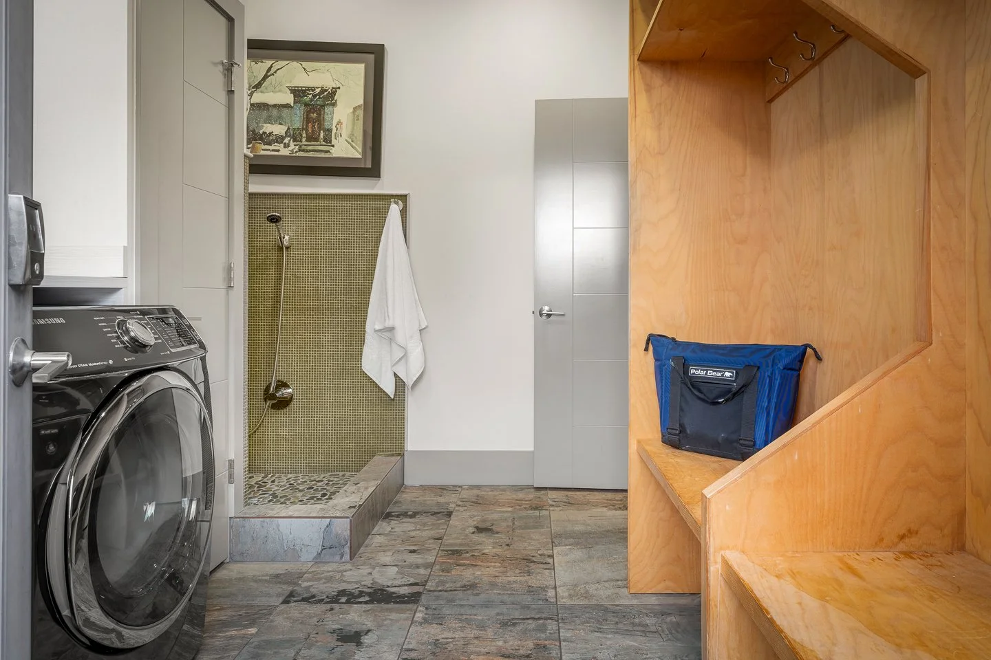 Interiors AirBnB RES (38).jpg