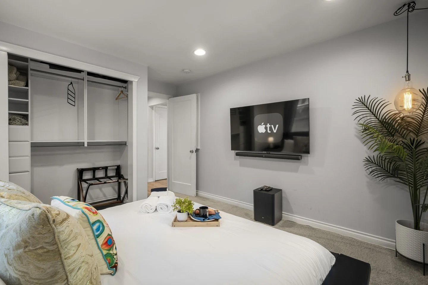Interior - AirB&B (20).jpg