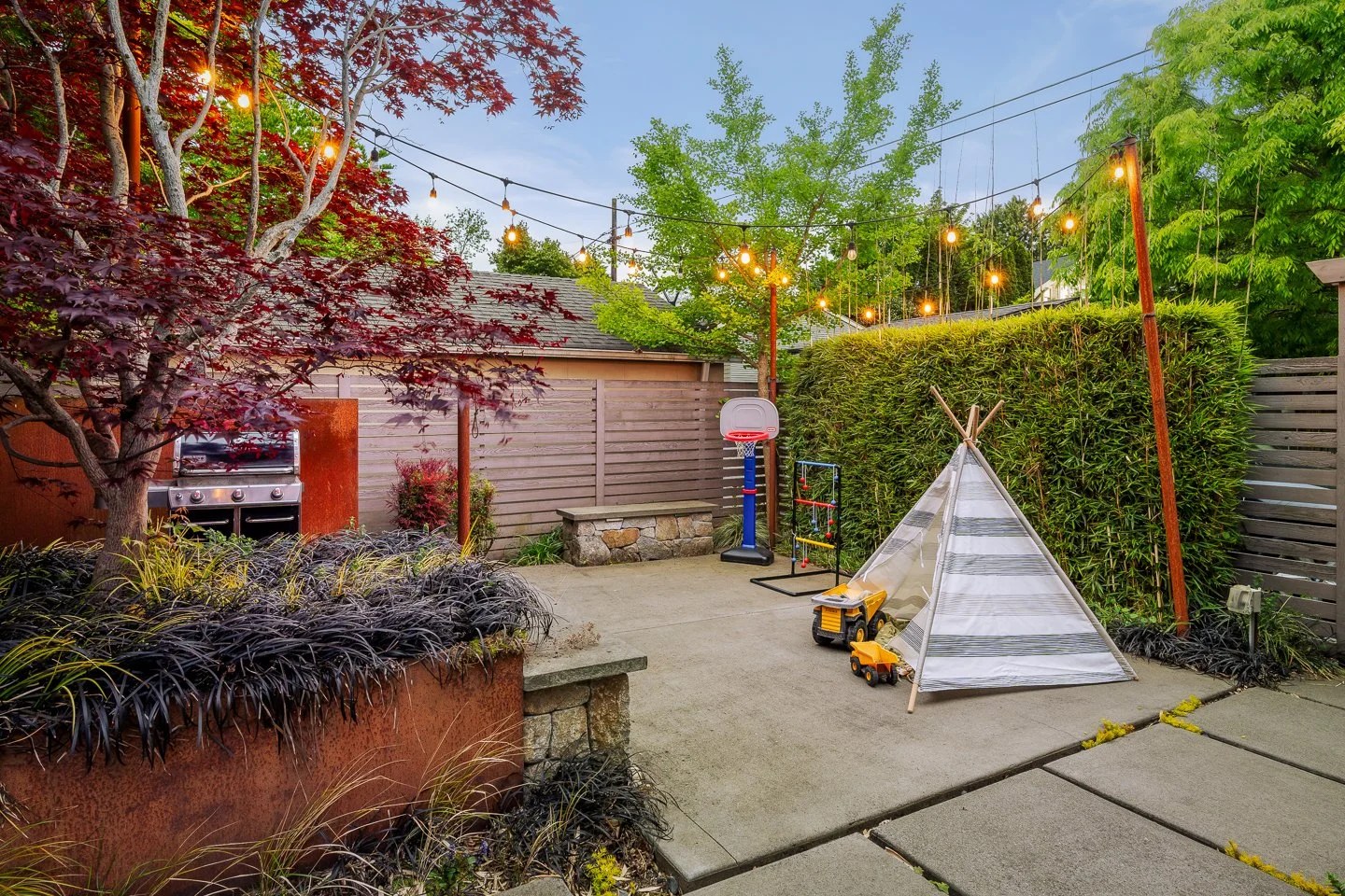 Yard AirBnB RES (8).jpg