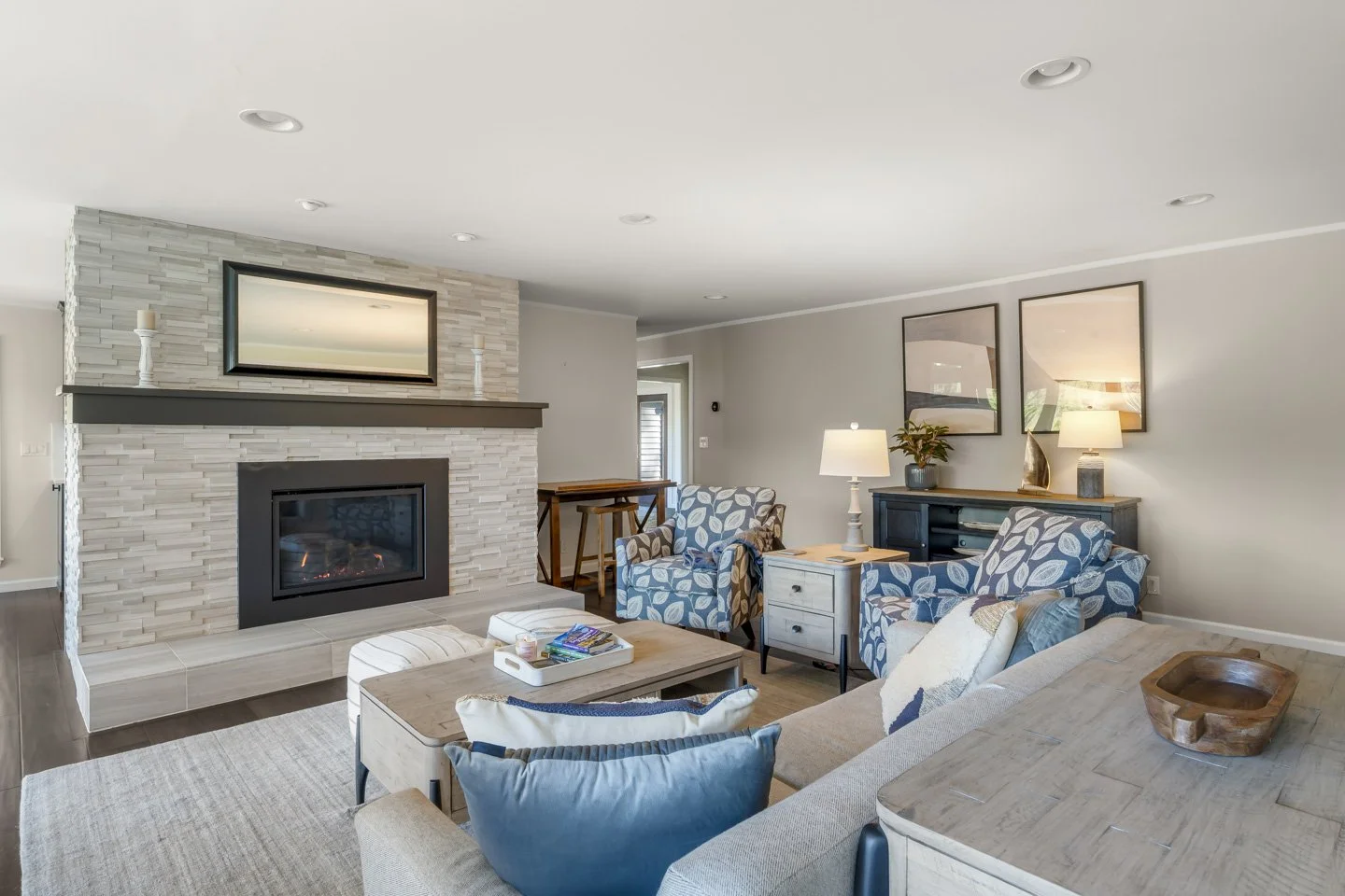 Interior - AirB&B res (48).jpg