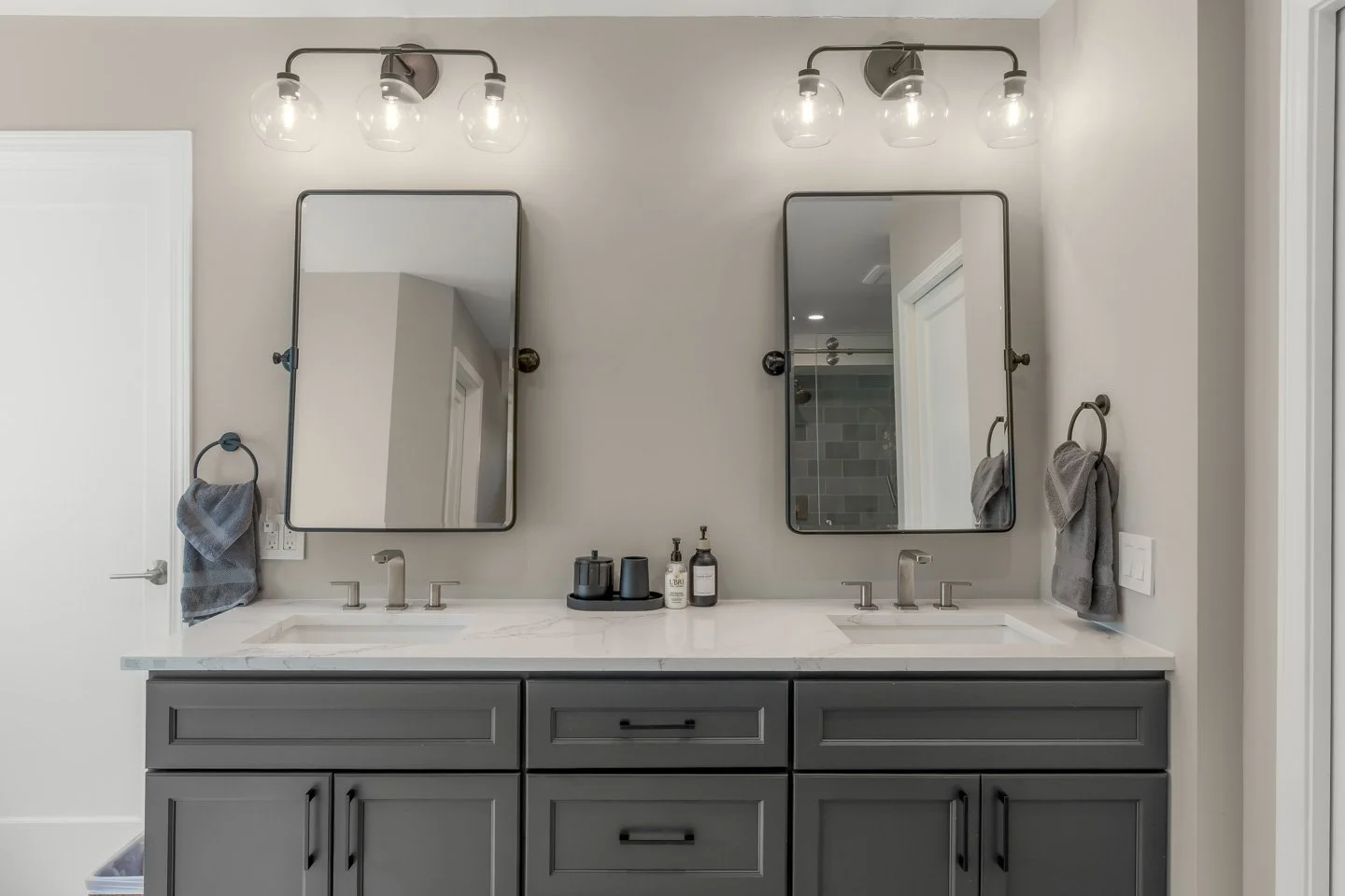 Interior - AirB&B res (31).jpg