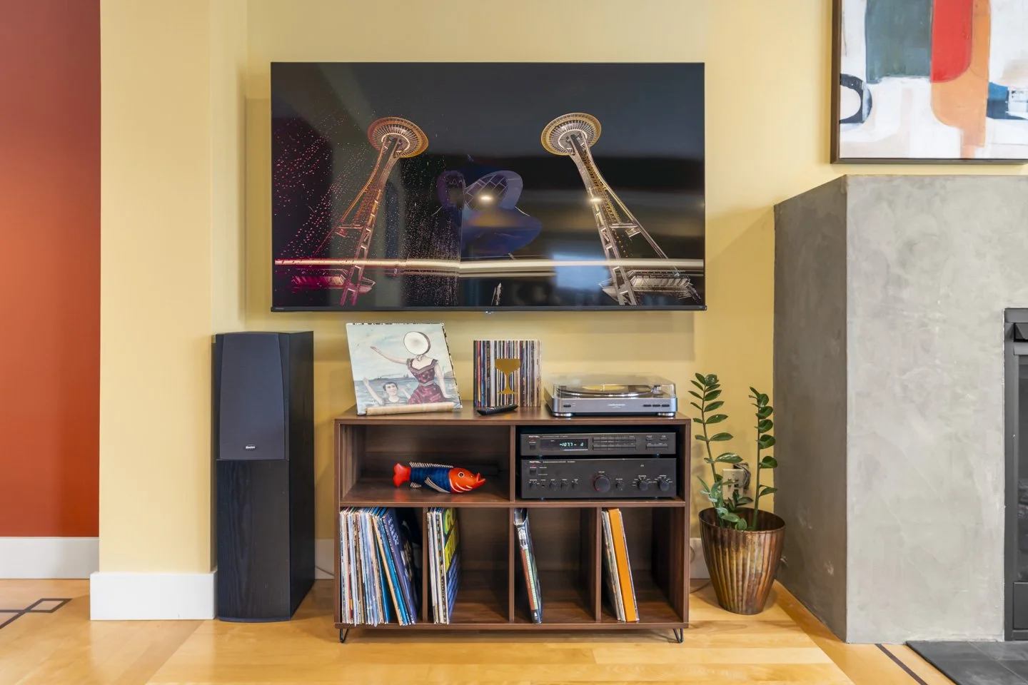 Sound Stays - Rathbun - Interior - AirB&B (8).jpg