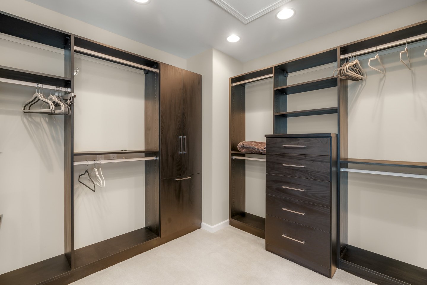 Interior - AirB&B res (32).jpg