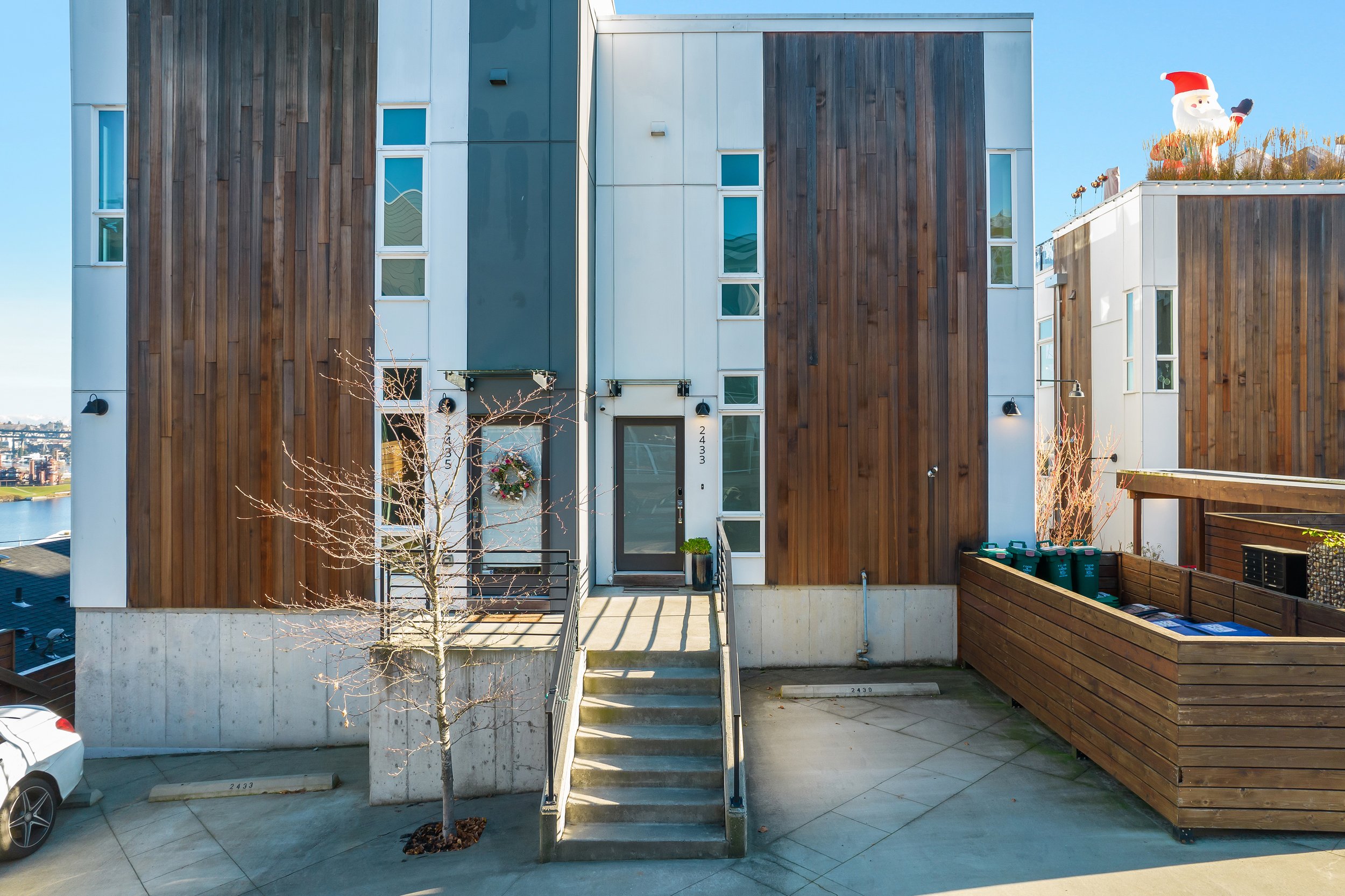 2433 8th Ave N, Seattle WA_0048.jpg