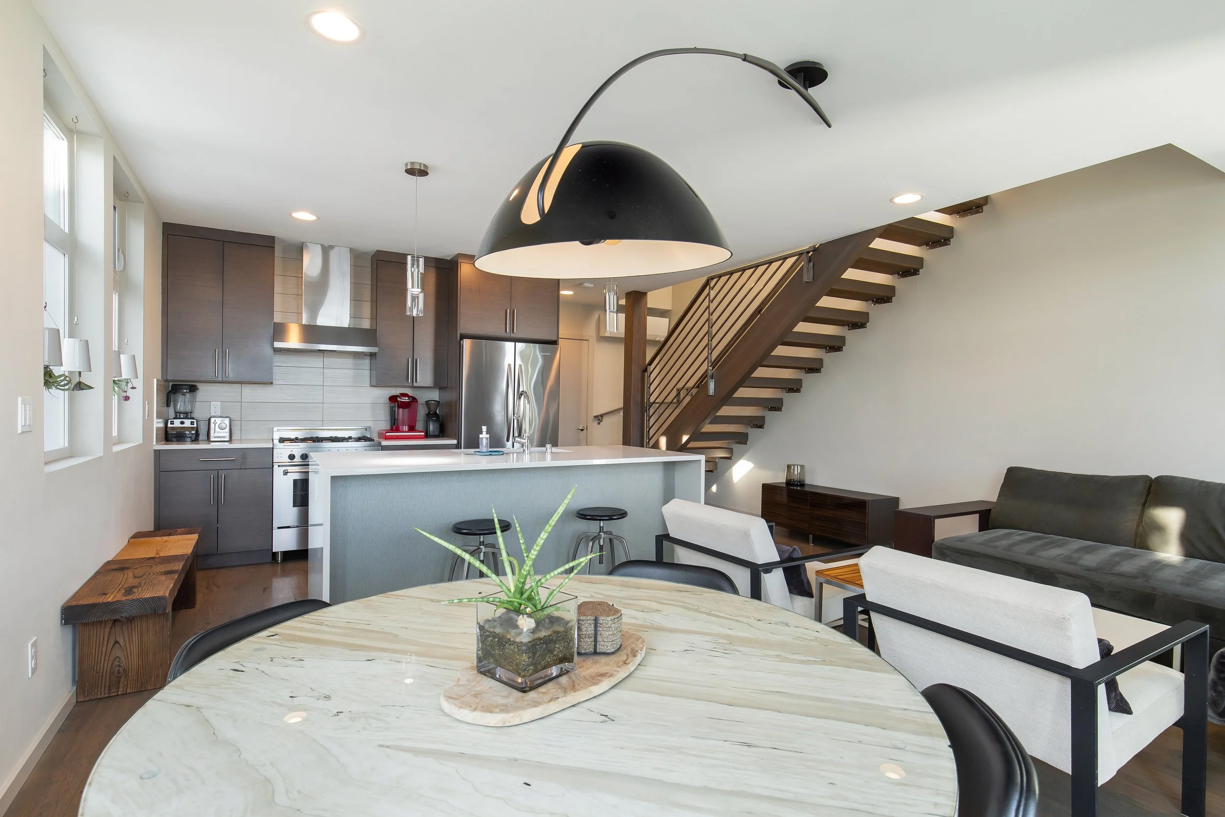 2433 8th Ave N, Seattle WA_0010.jpg