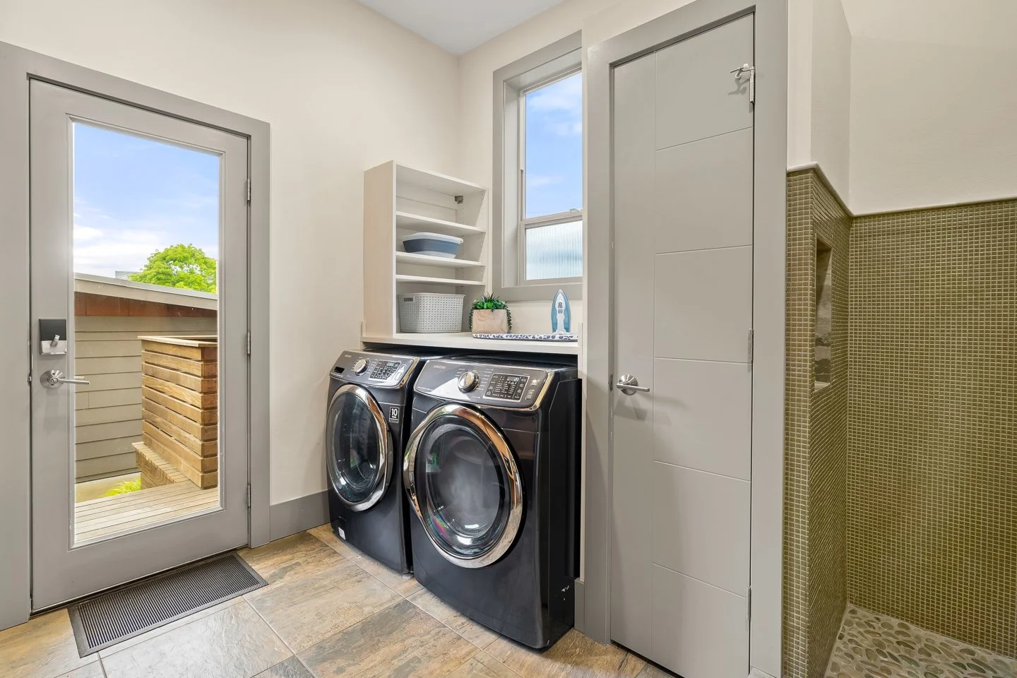 Interiors AirBnB RES (36).jpg