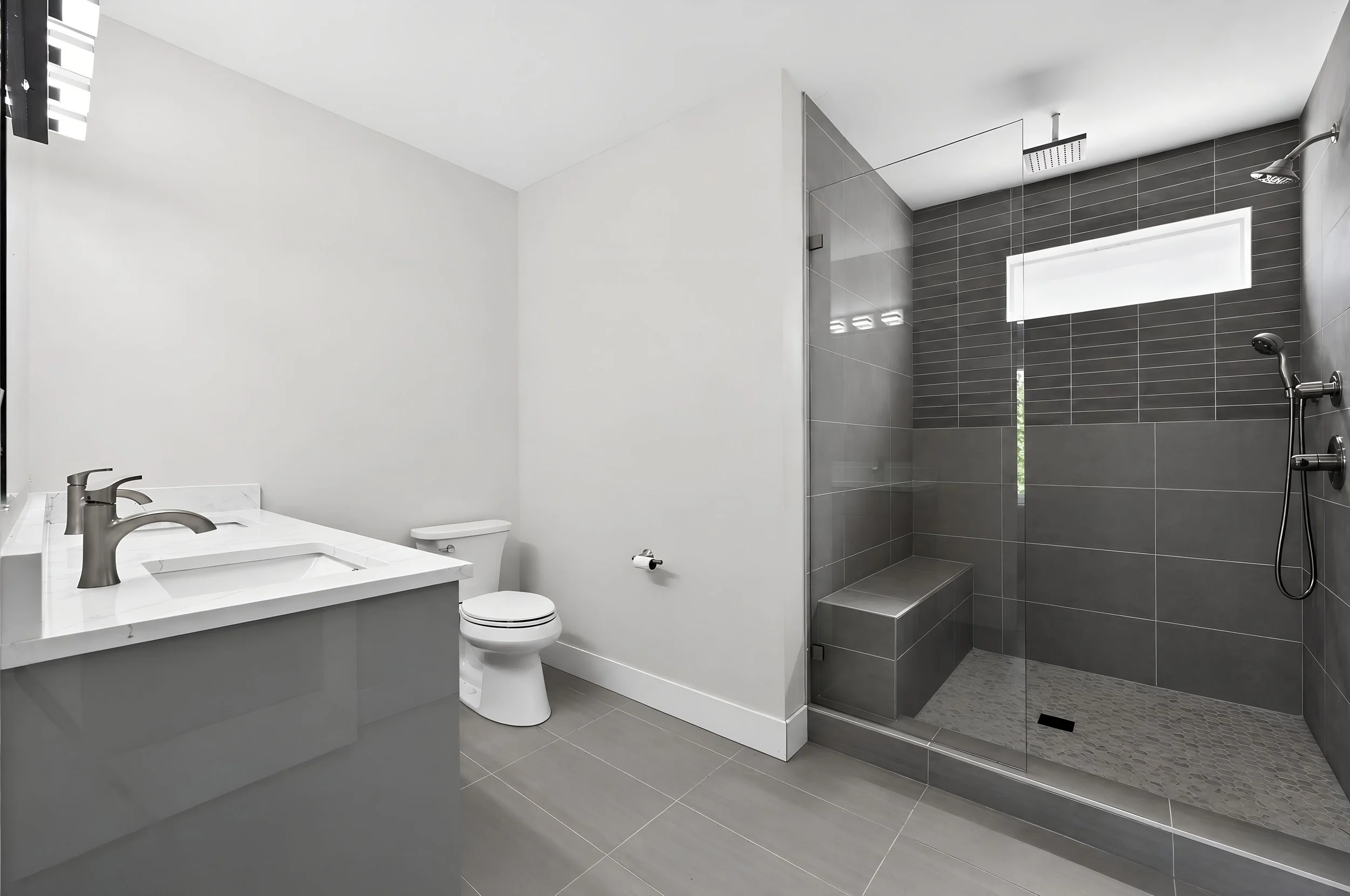 41_1701_41st_Ave_SW-Bathroom-0216.jpg