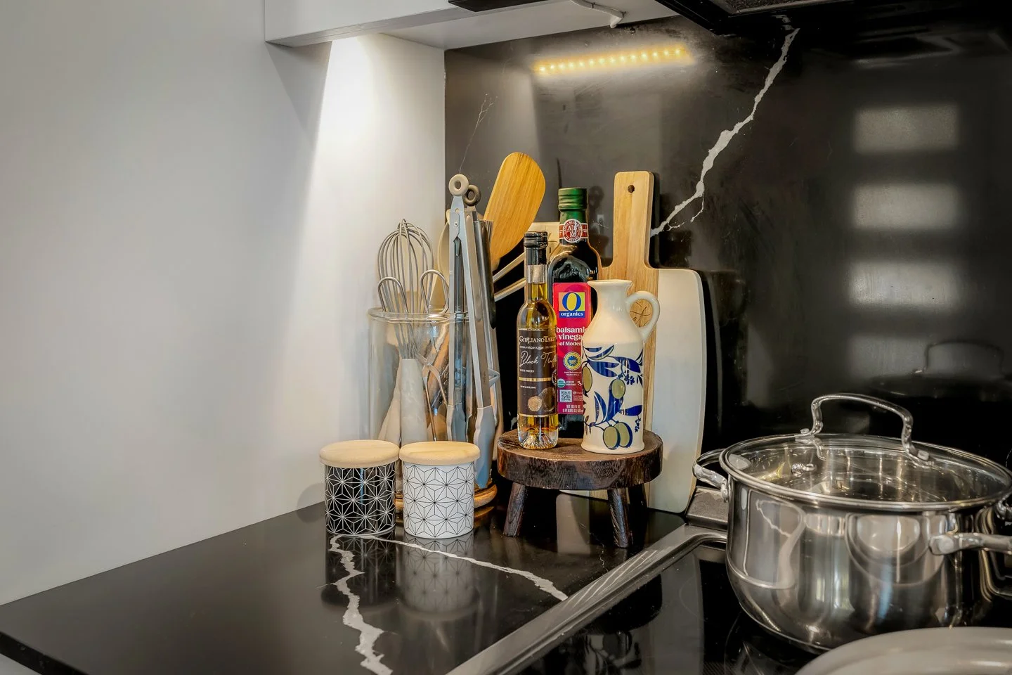 Interiors - AirBnB 1440 (3).jpg