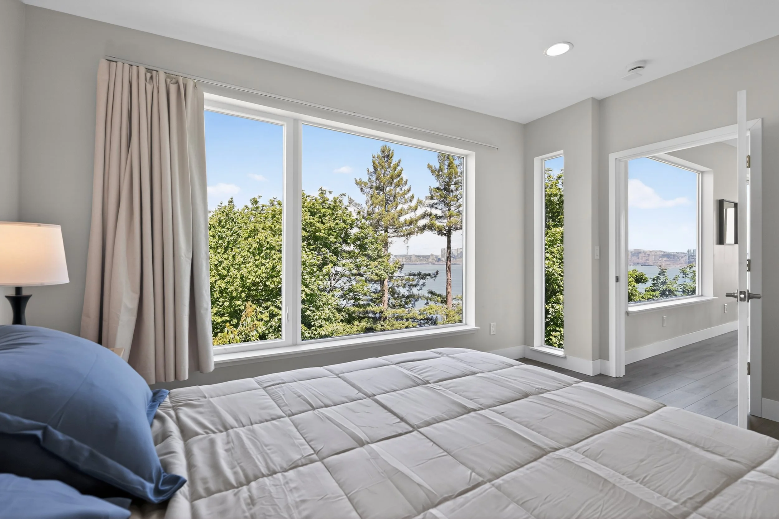 31_1701_41st_Ave_SW-Bedroom-0207.jpg