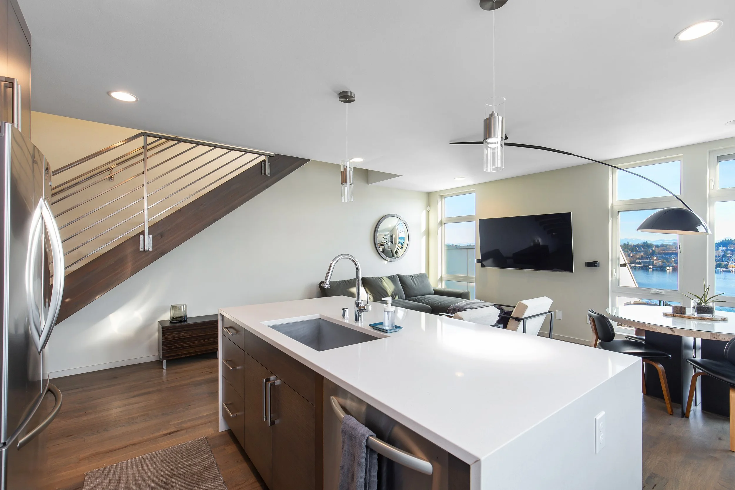 2433 8th Ave N, Seattle WA_0015.jpg