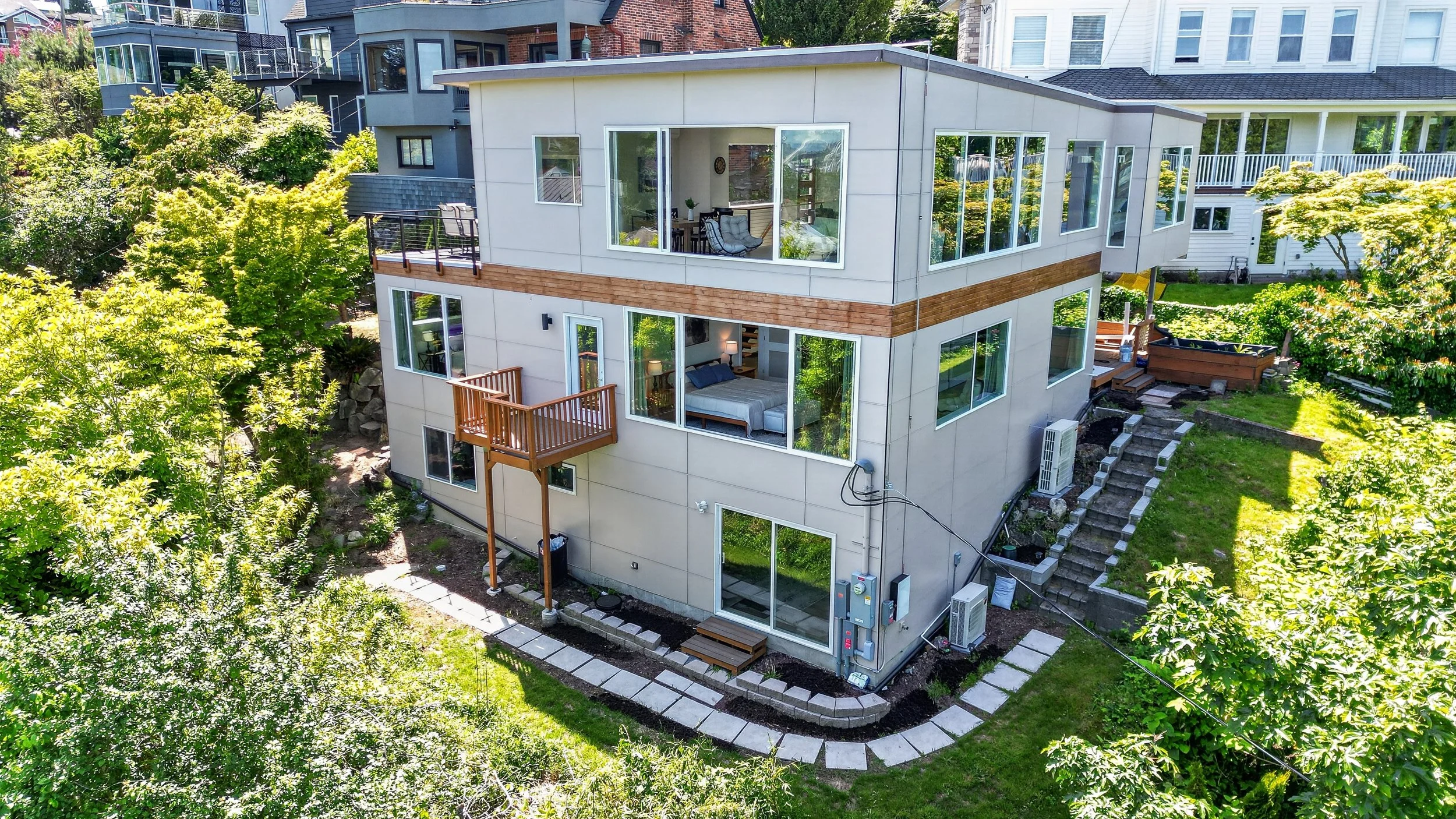 12_1701_41st_Ave_SW-Exterior-0008.jpg