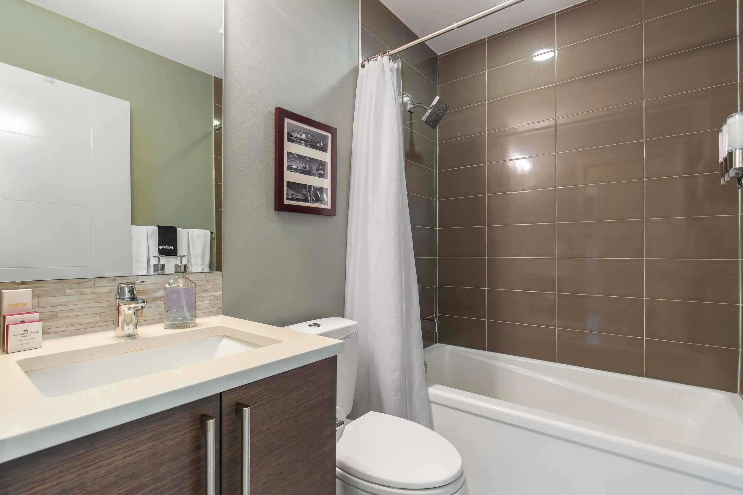 2433 8th Ave N, Seattle WA_0032.jpg