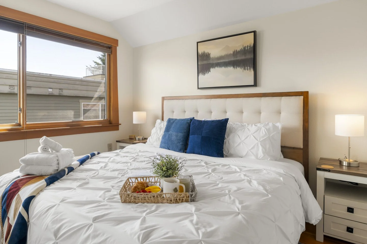 Interiors - AirB&B (10).jpg