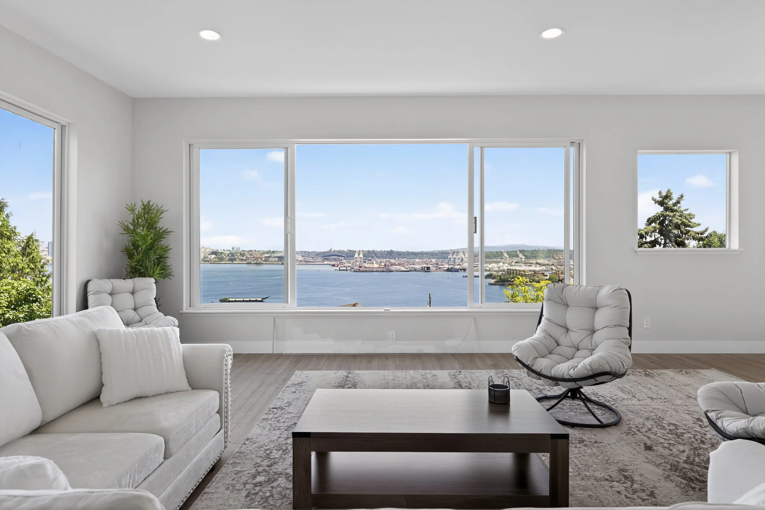 20_1701_41st_Ave_SW-Living_room-0246.jpg