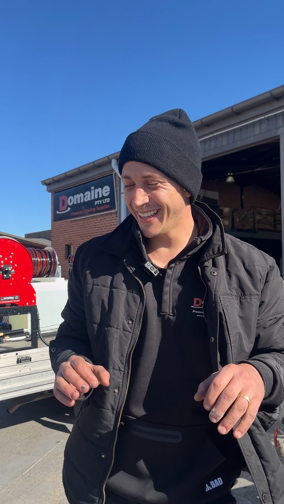 Everyone say, “Hi, Pat from Domaine 👋“ Hit us up for all things pressure washing, soft washing and jetting 💦
#pressurecleaning #softwash #cleaningchemicals #exteriorcleaning #brickcleaning #brickclean #pressureclean #plumber #tradies #