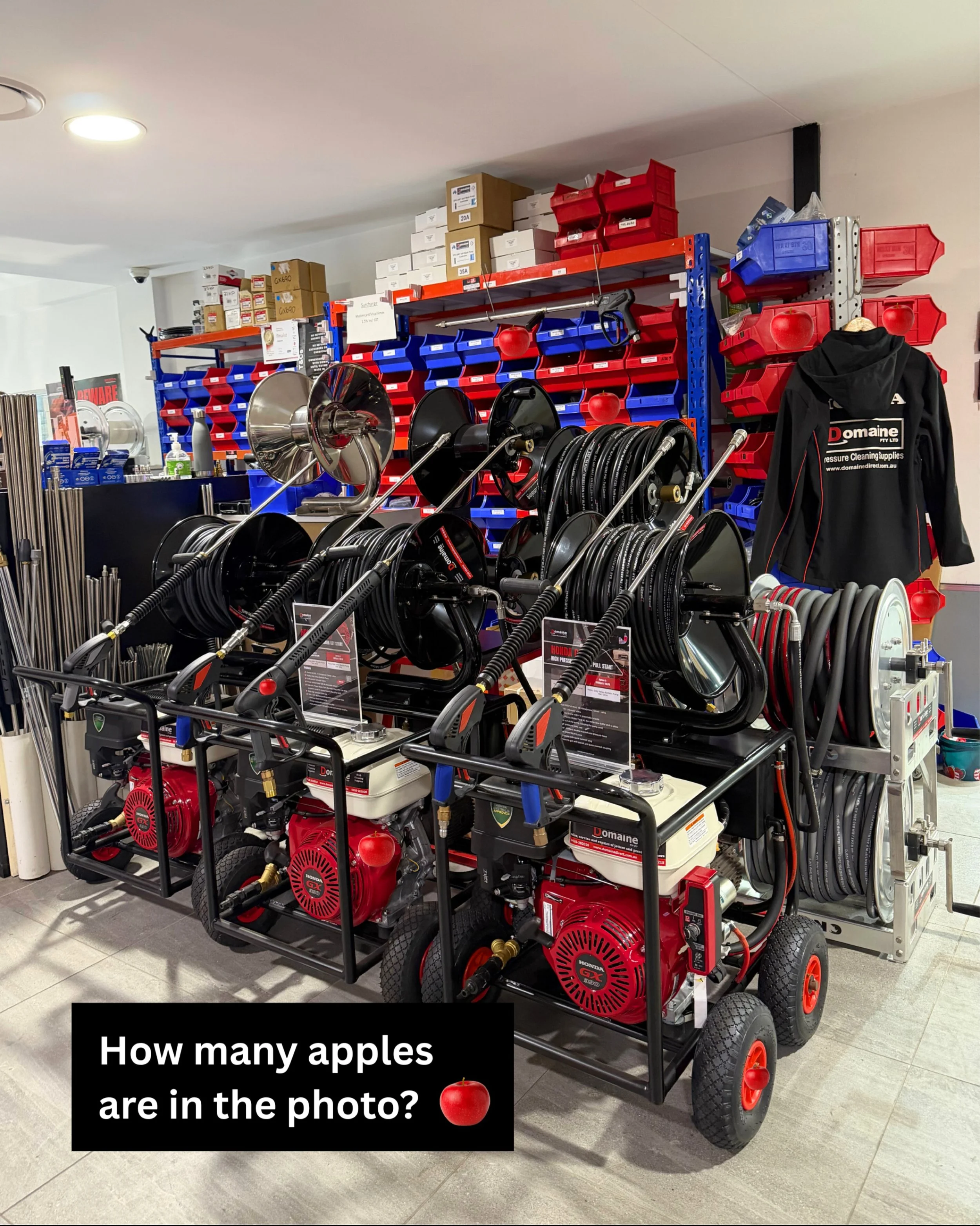 Think you&rsquo;ve got good eyes? 👀 How many apples 🍎 are in the photo with our juicy Honda GX390 high pressure washers?

#pressurewasher #pressurewashing #pressurecleaning #softwash #softwashing
