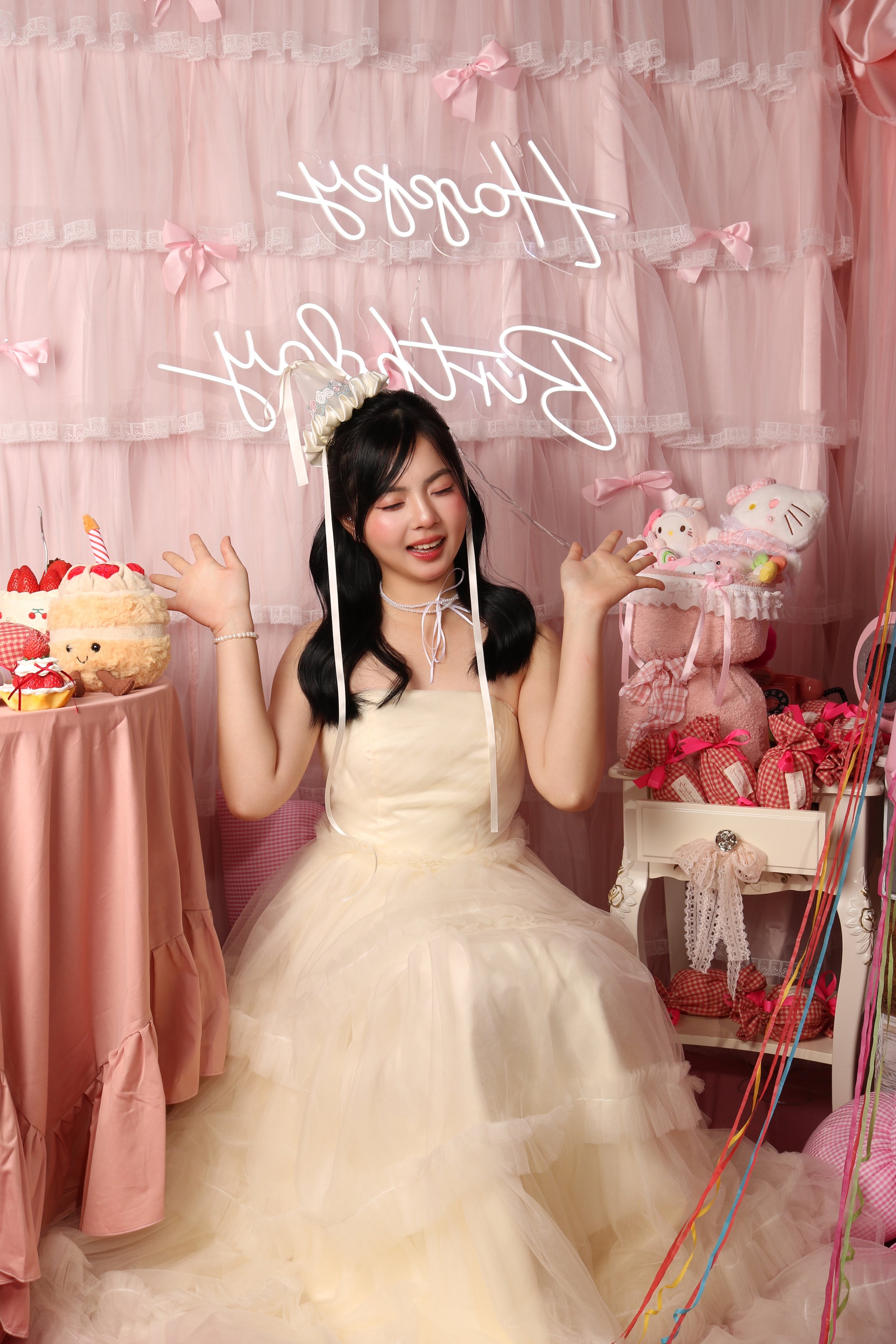 pink-birthday-photoshoot-singapore-korean-cute-theme.jpg