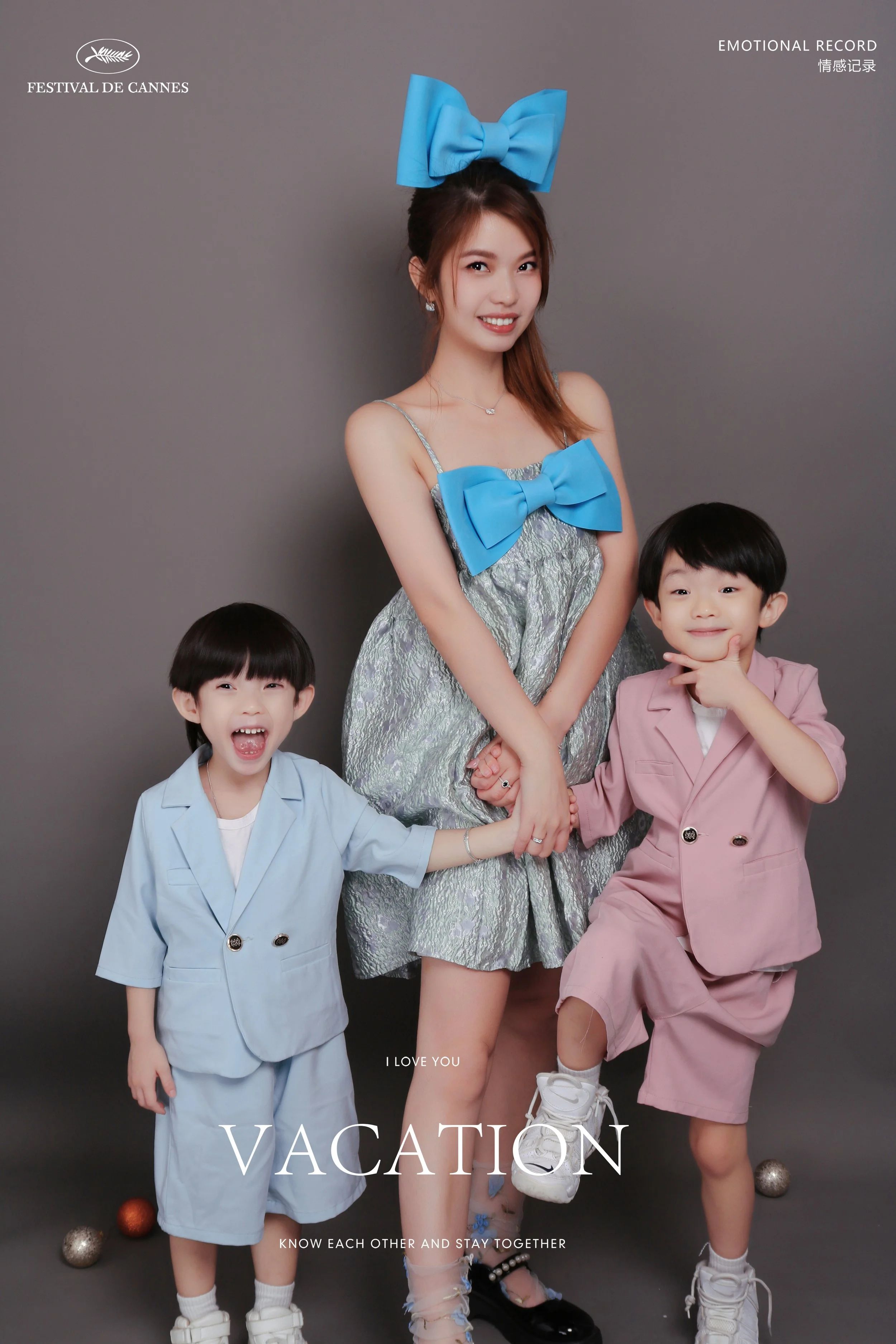 family-photoshoot-indoor-studio-photography-singapore.jpg