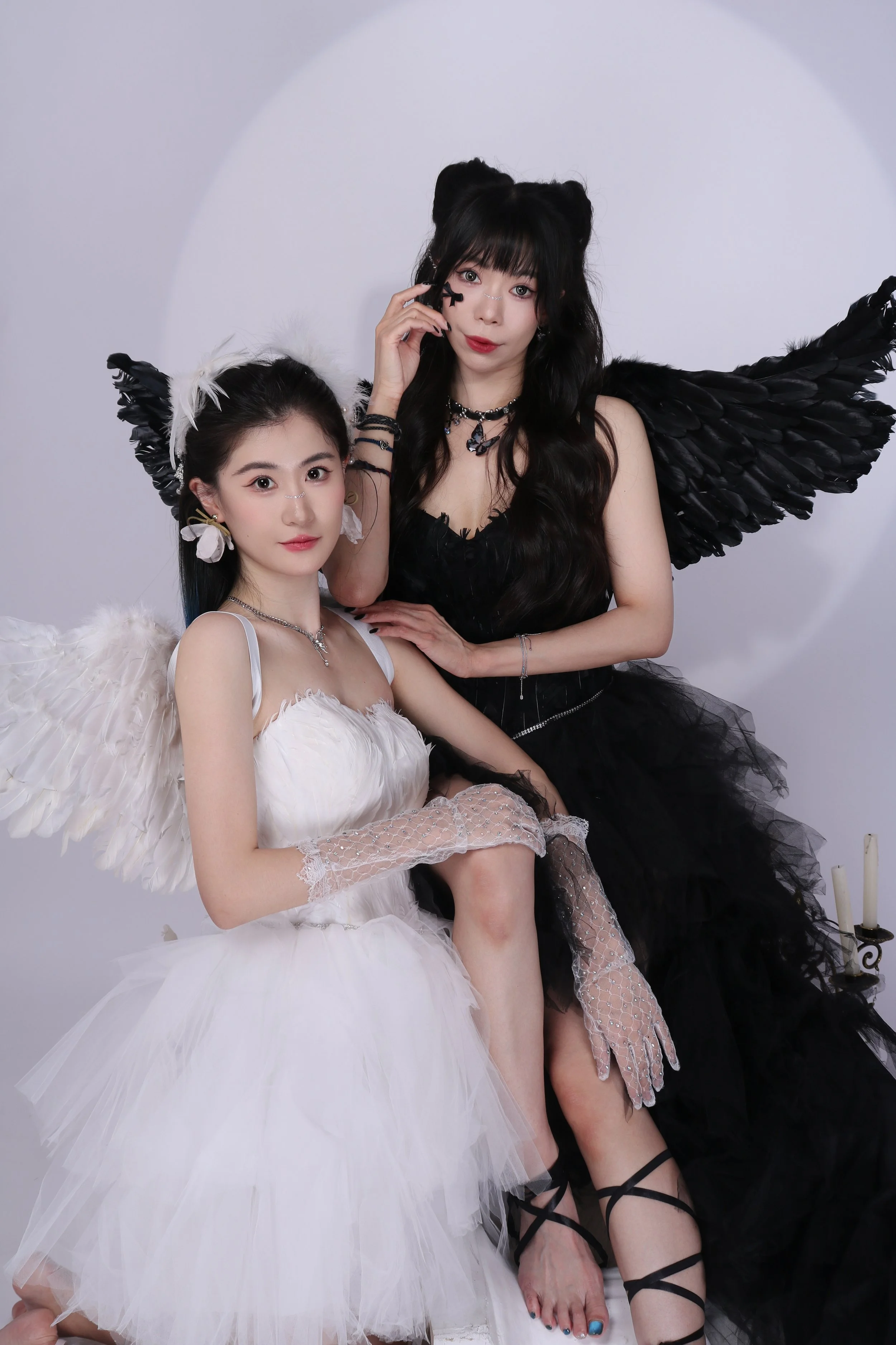 light-dark-angel-costume-theme-photoshoot-for-besties-friend-group-photoshoot-singapore3.jpg