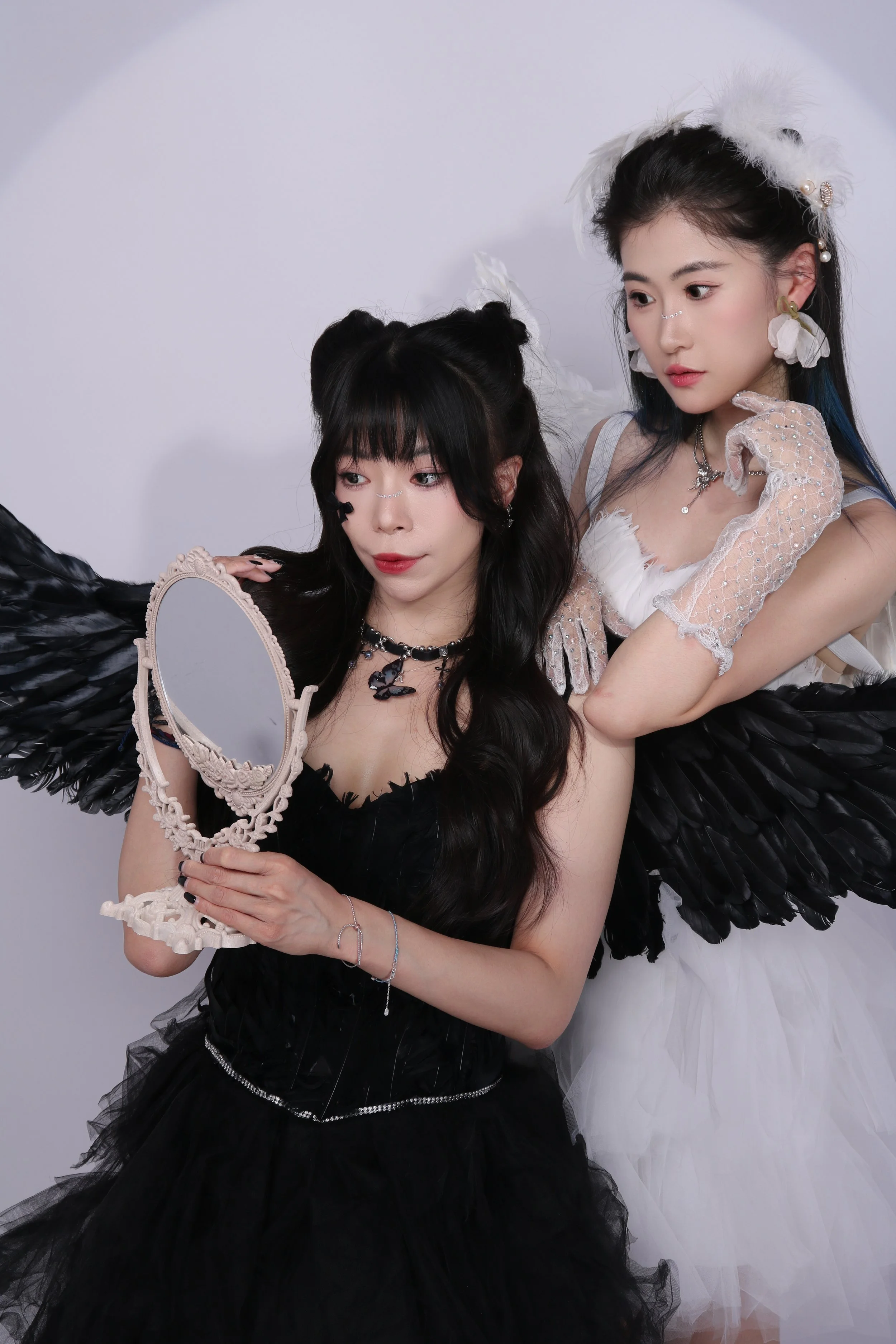 light-dark-angel-costume-theme-photoshoot-for-besties-friend-group-photoshoot-singapore8.jpg