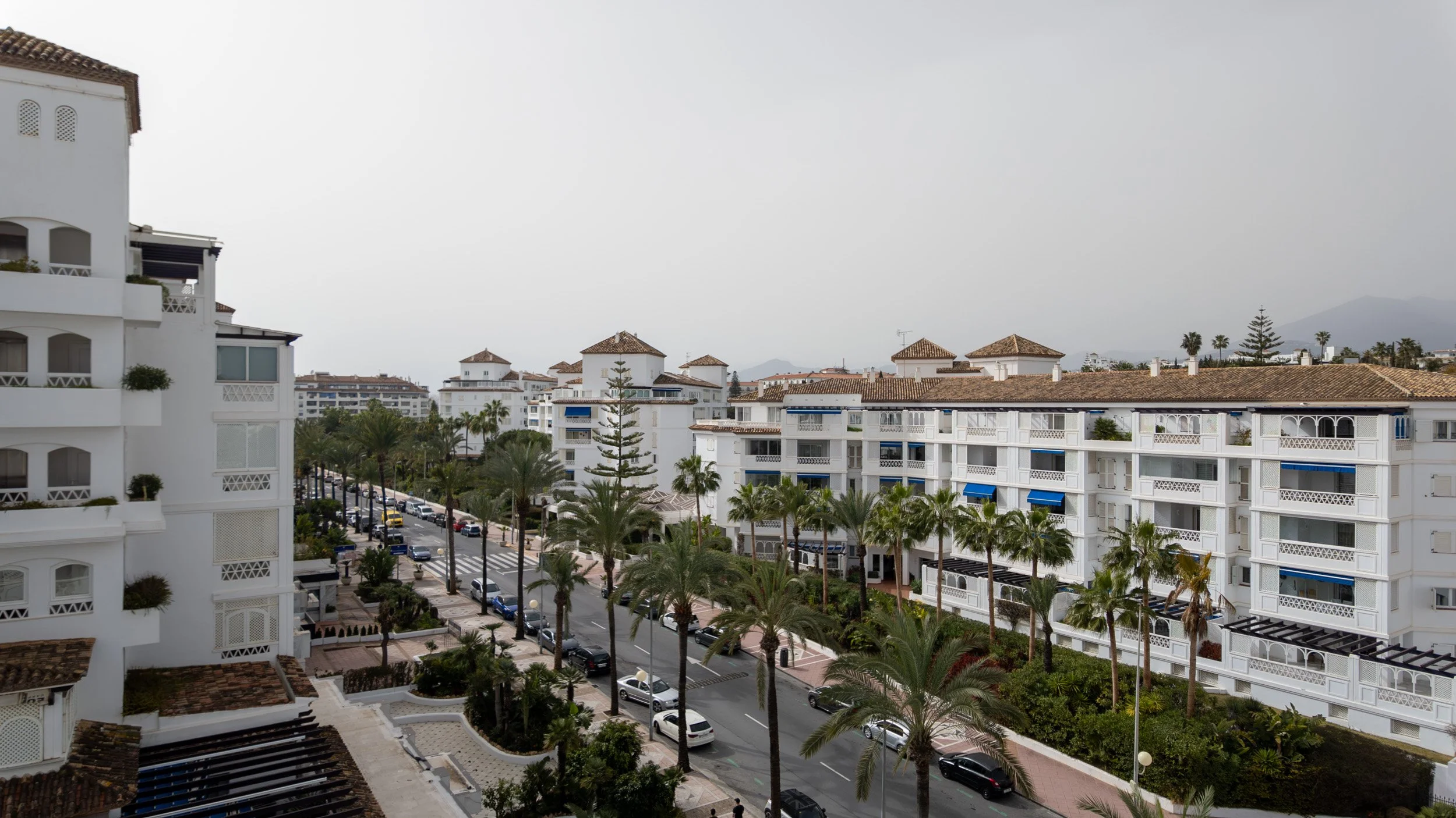 two-adjacent-3-beds-apts-playas-del-duque-puerto-banus-fs0701-12.jpg