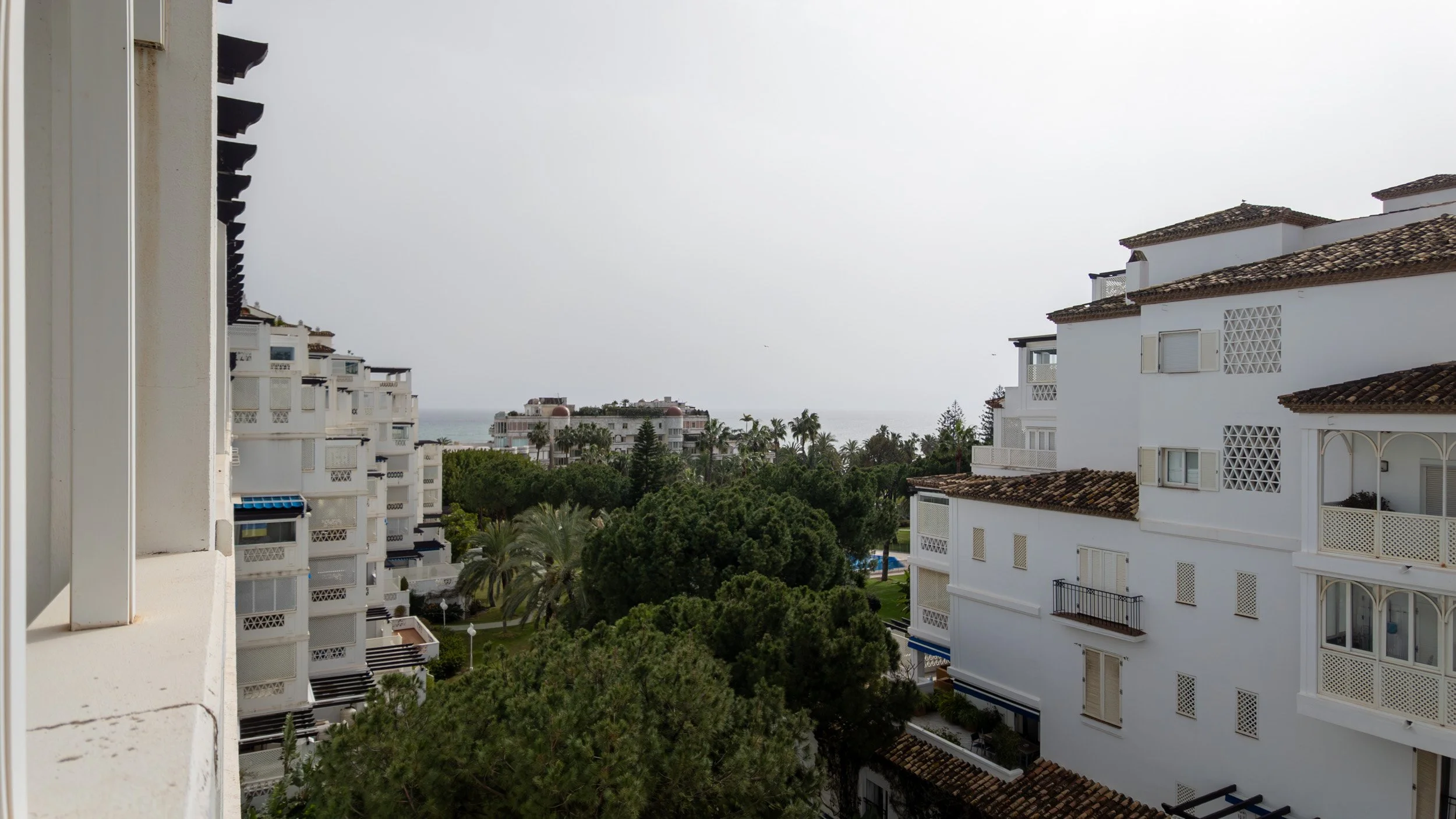 two-adjacent-3-beds-apts-playas-del-duque-puerto-banus-fs0701-13.jpg