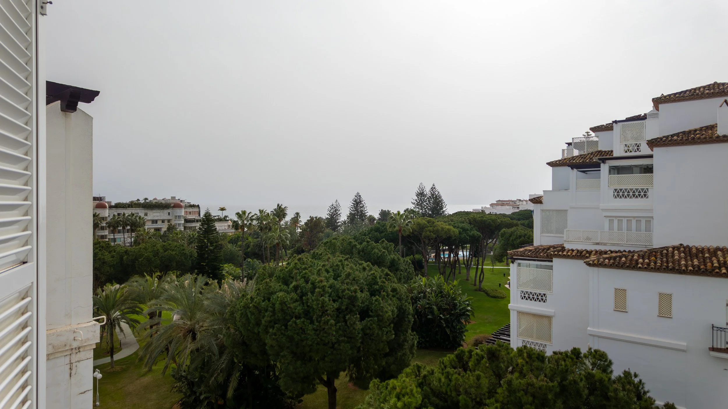 two-adjacent-3-beds-apts-playas-del-duque-puerto-banus-fs0701-32.jpg