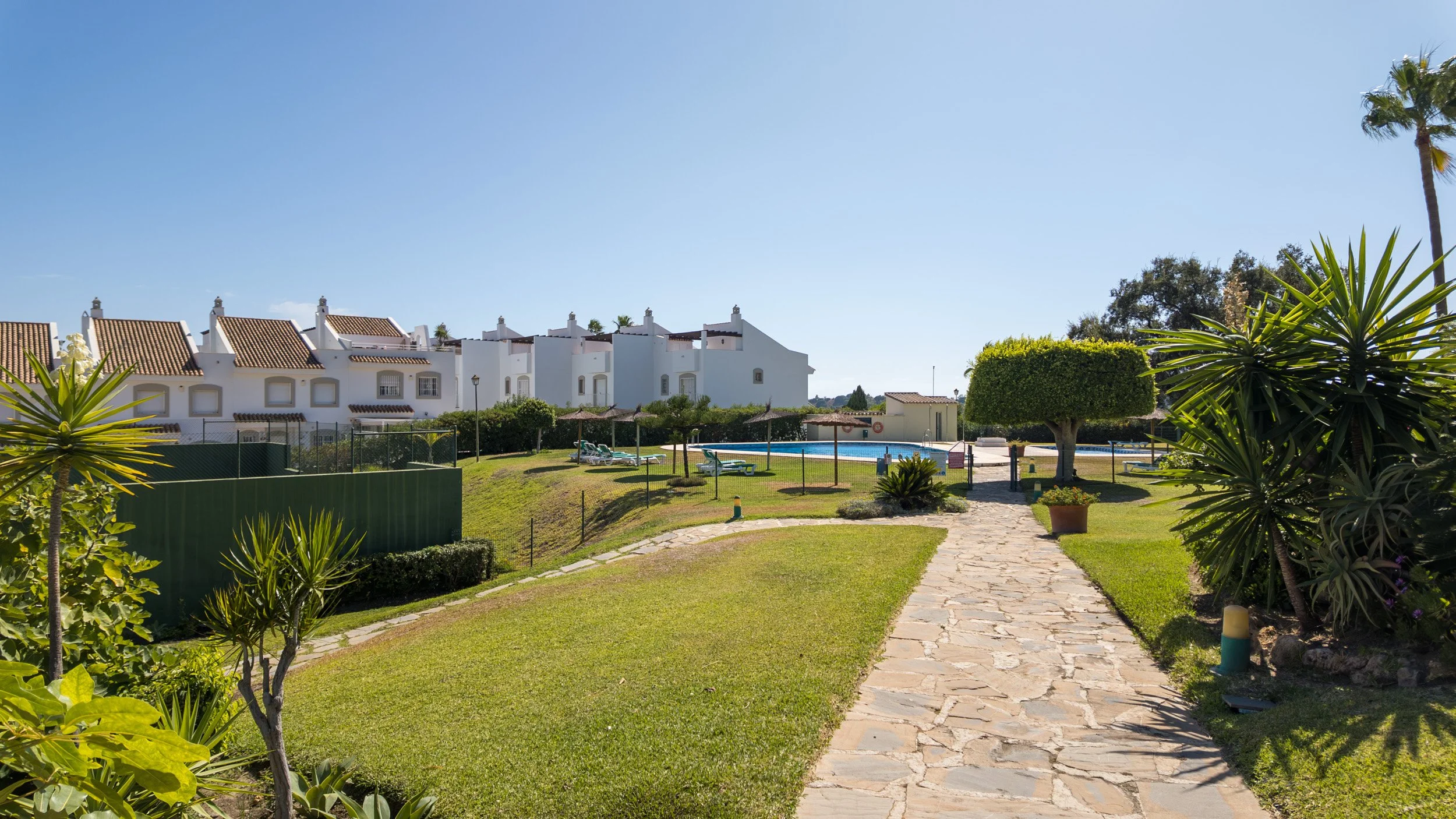 three-bedroom-townhouse-los-altos-de-aloha-jds4106-34.jpg