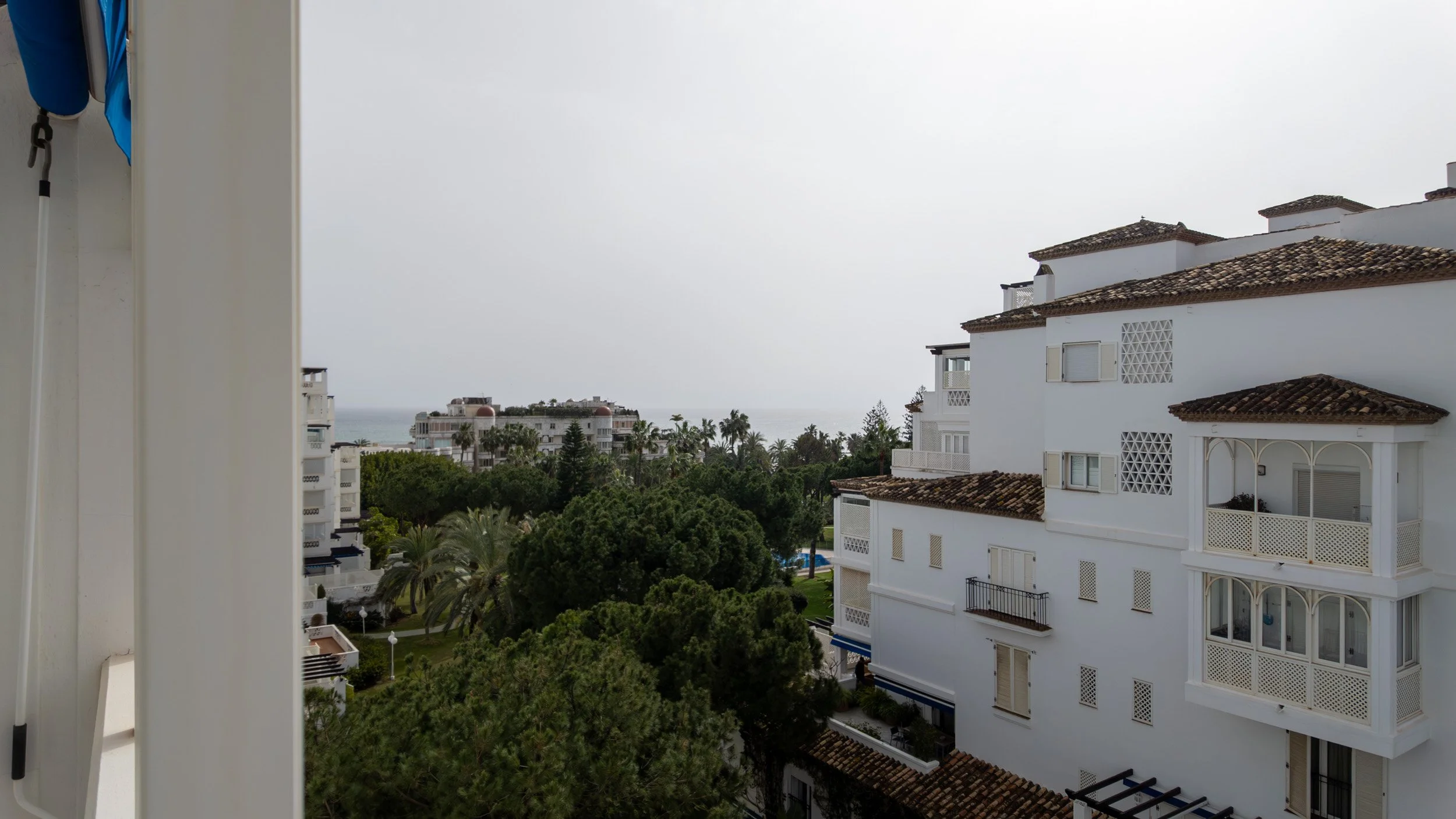 two-adjacent-3-beds-apts-playas-del-duque-puerto-banus-fs0701-11.jpg