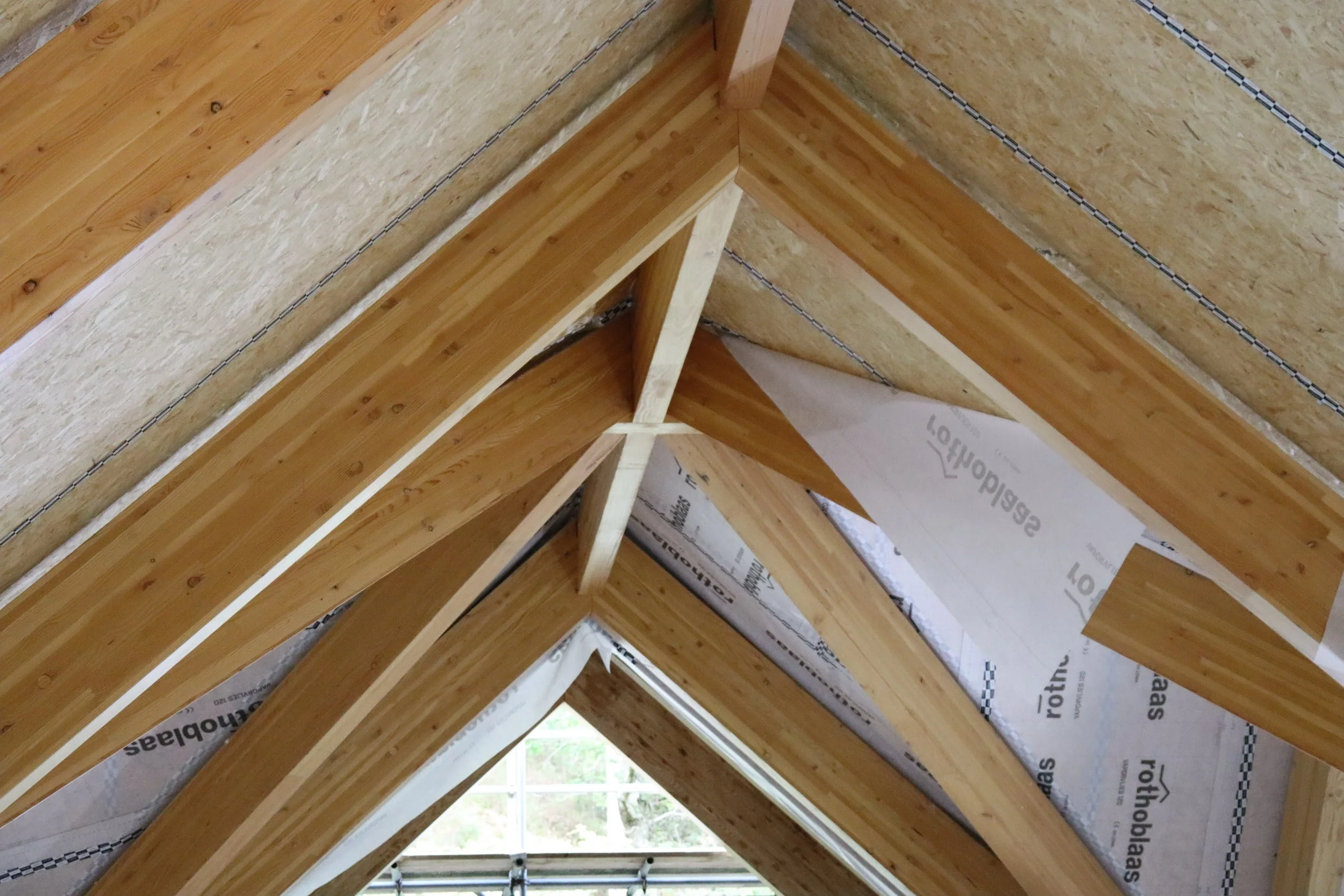Glulam replaces the need for steel in the structure of the building.