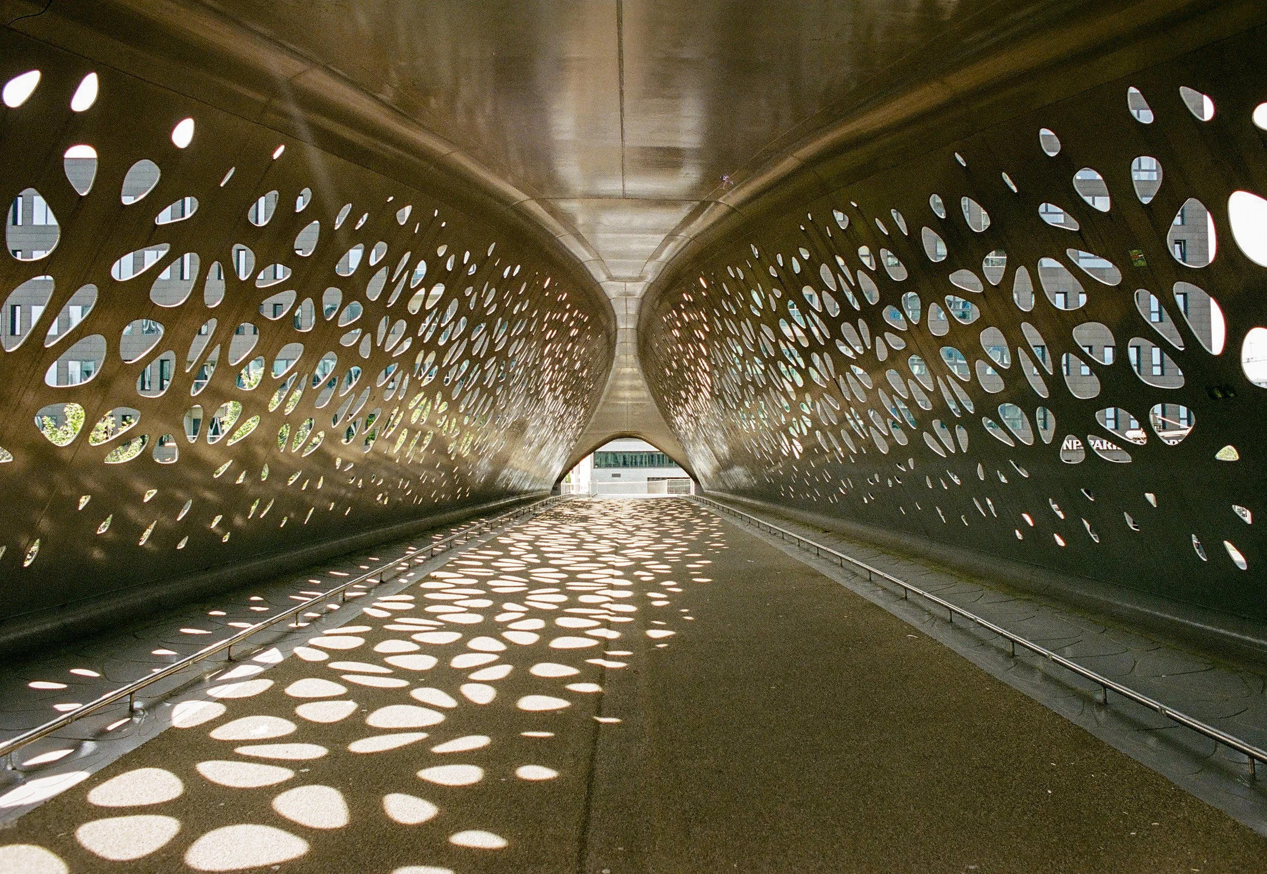 R39_Portra400_FM2_04.jpg